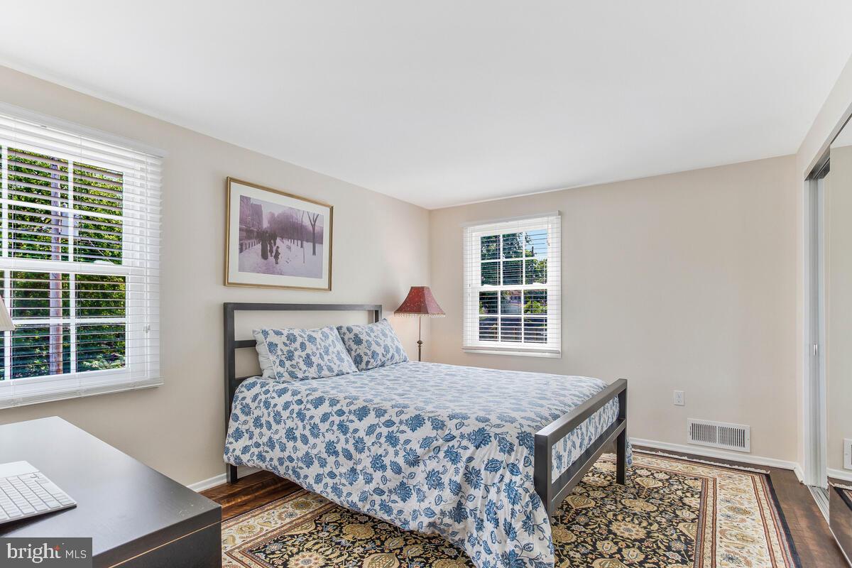 KENILWORTH - Residential