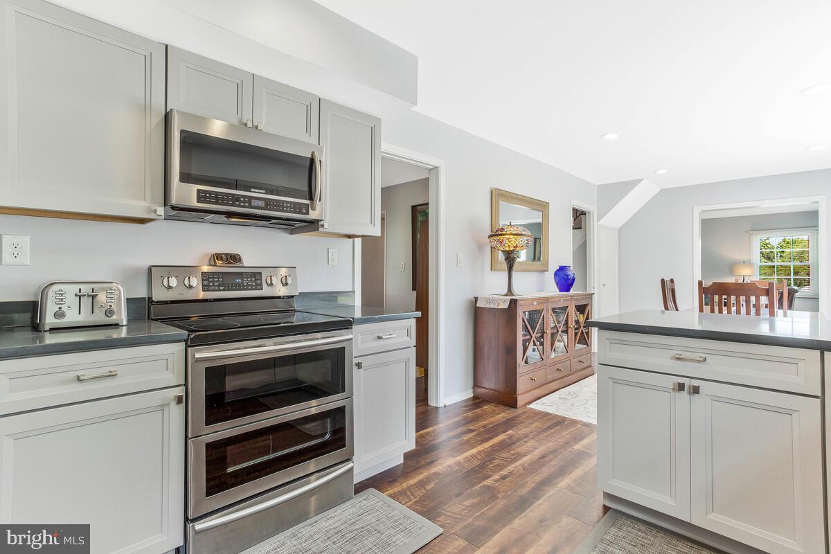 KENILWORTH - Residential