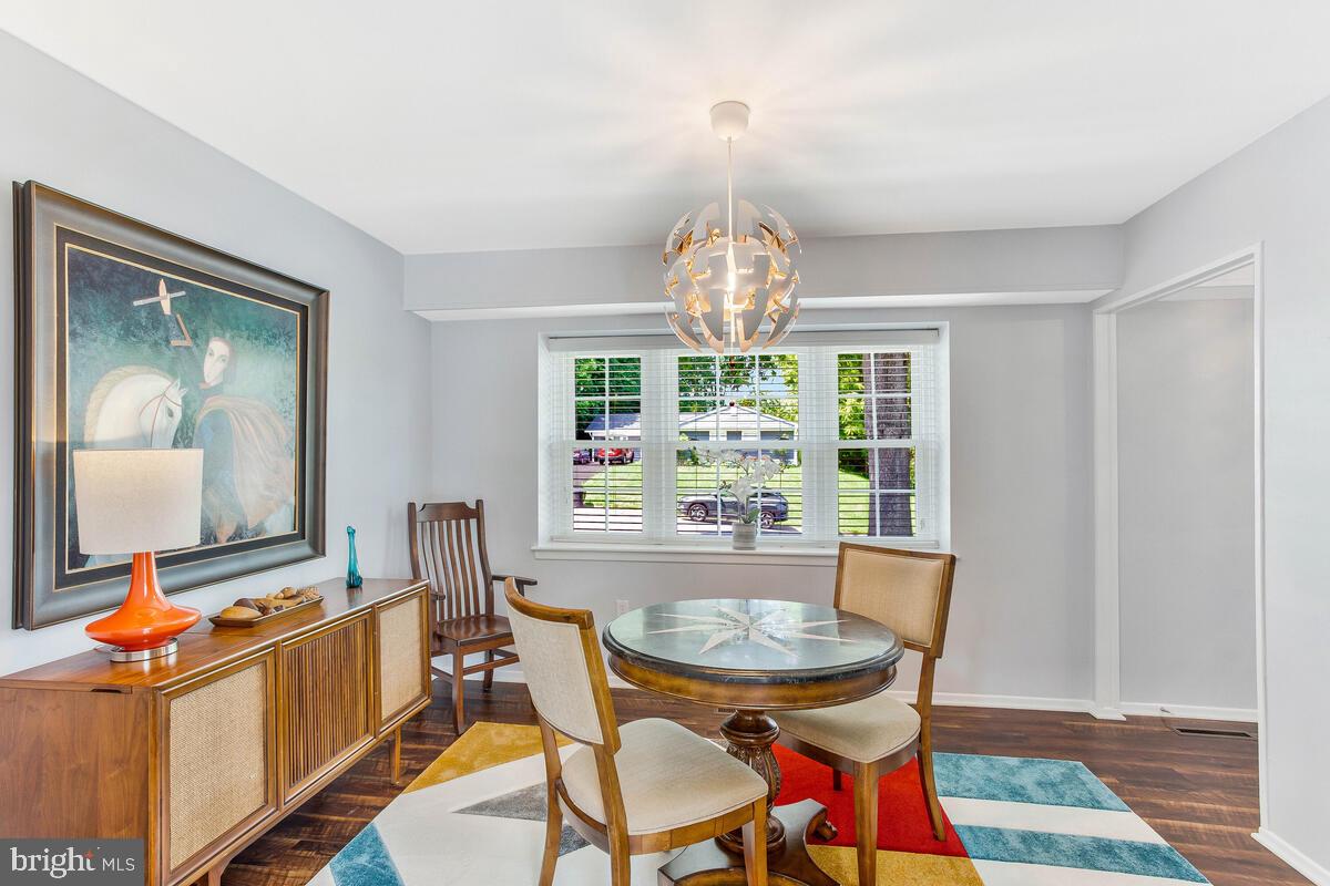 KENILWORTH - Residential