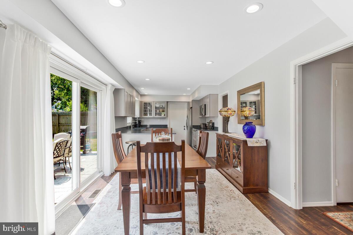 KENILWORTH - Residential