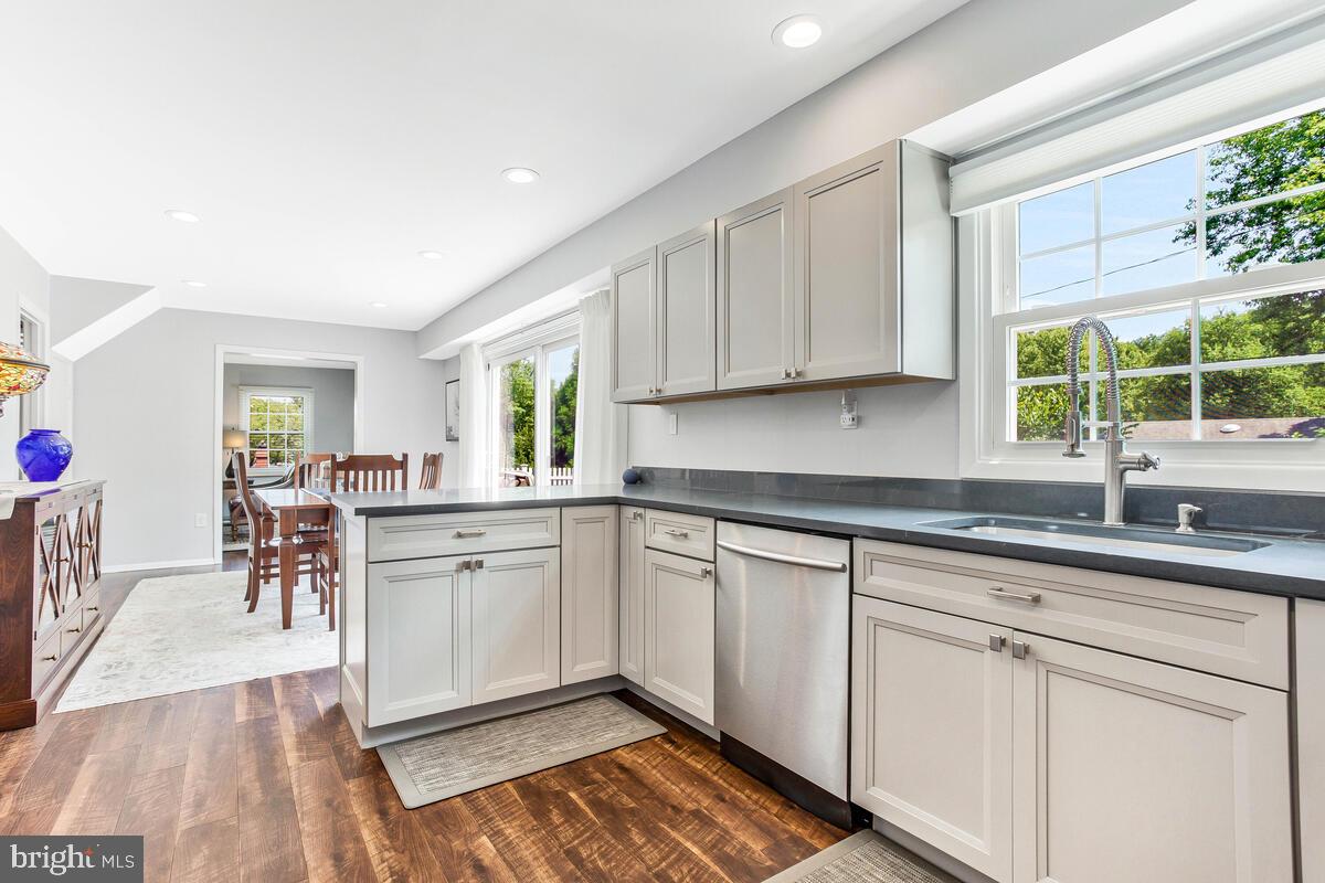 KENILWORTH - Residential