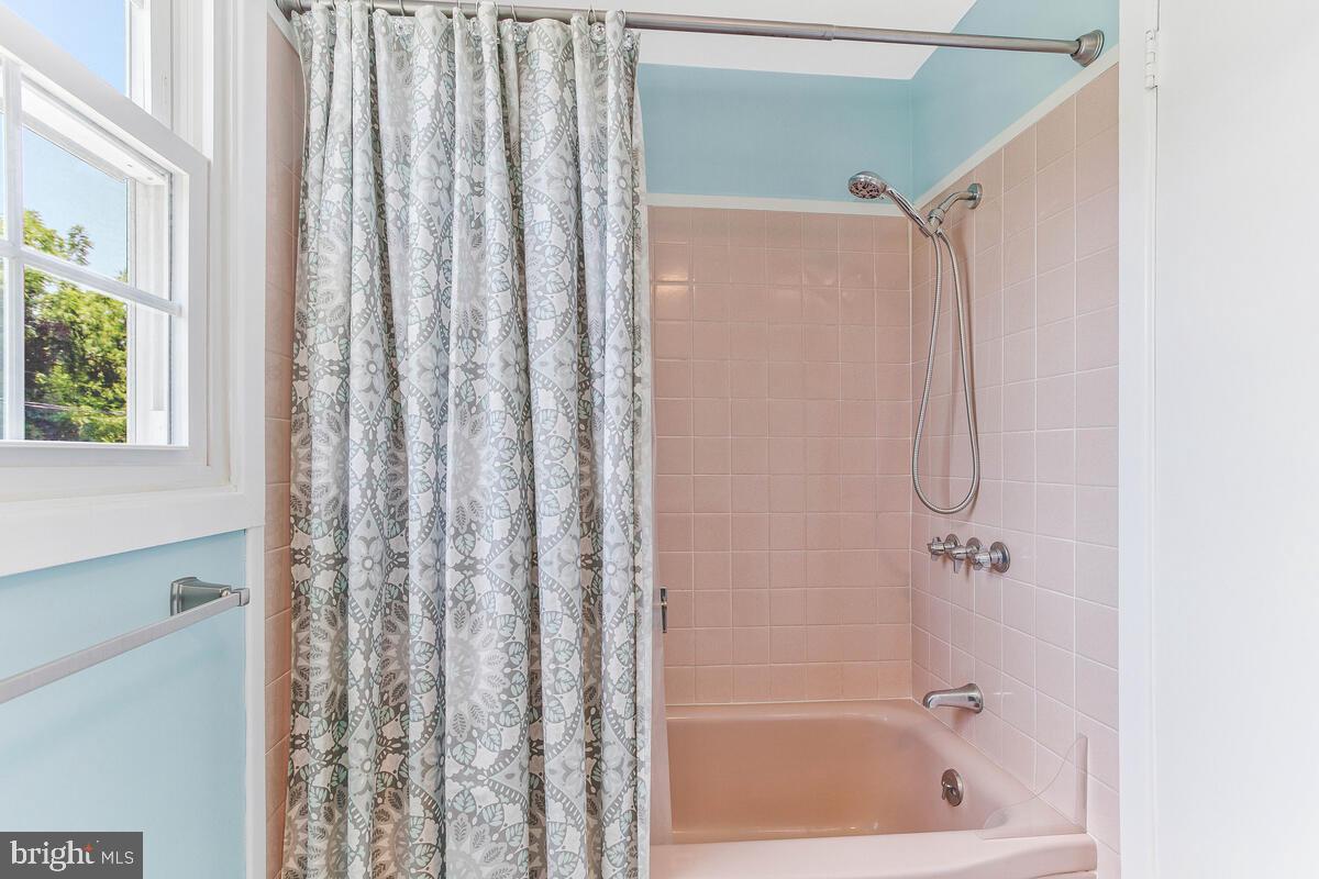 KENILWORTH - Residential