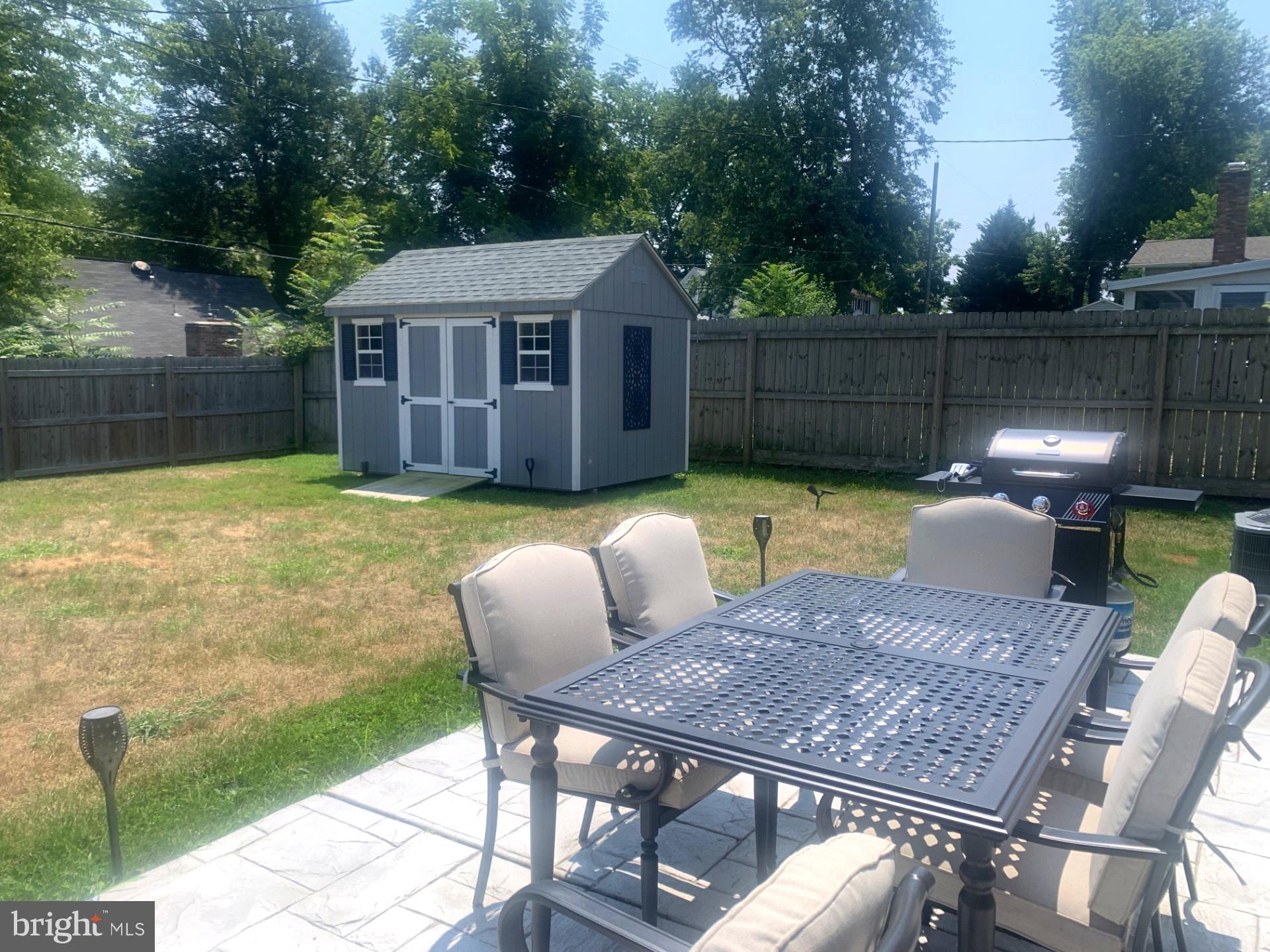 KENILWORTH - Residential