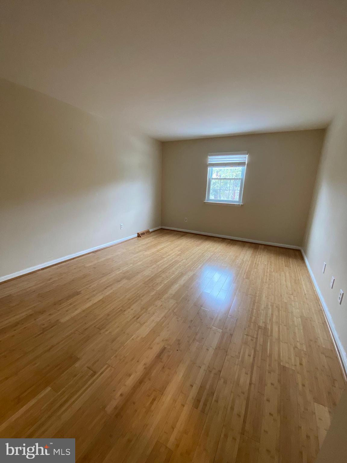 LANSDOWNE - Residential Lease