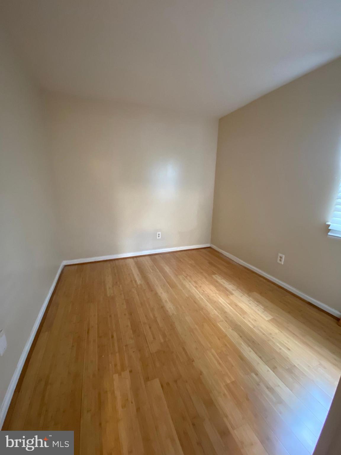 LANSDOWNE - Residential Lease