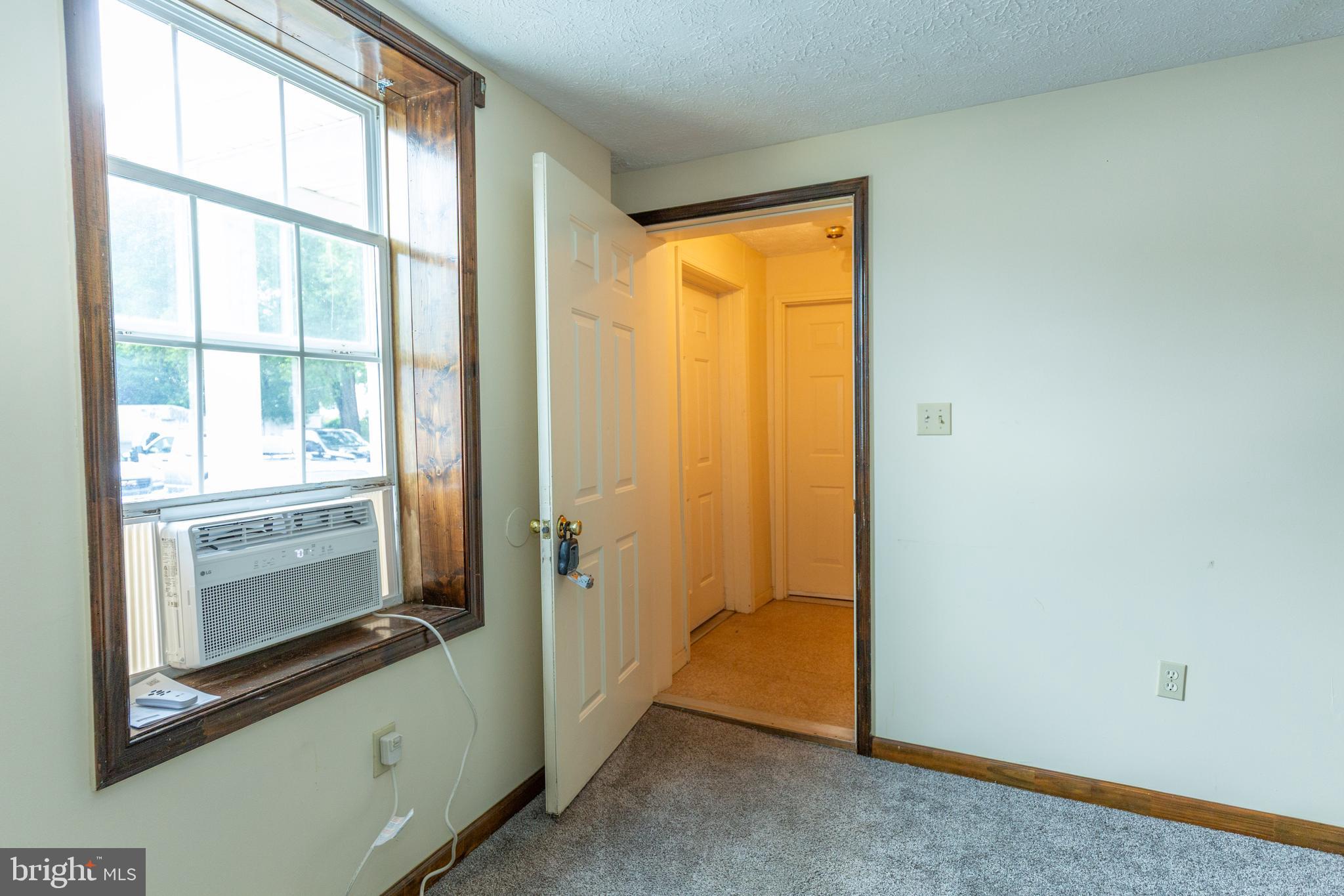 DOWNTOWN CHARLES TOWN - Residential Lease