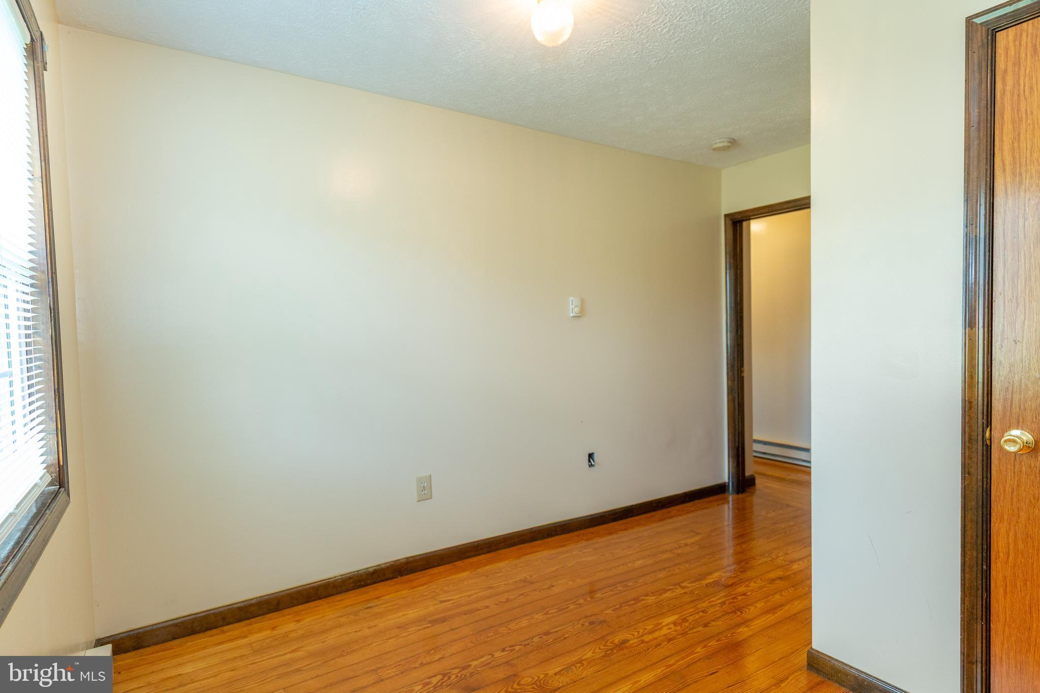 DOWNTOWN CHARLES TOWN - Residential Lease