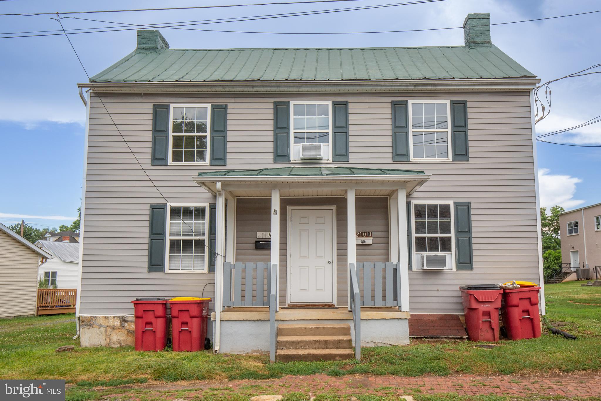 DOWNTOWN CHARLES TOWN - Residential Lease