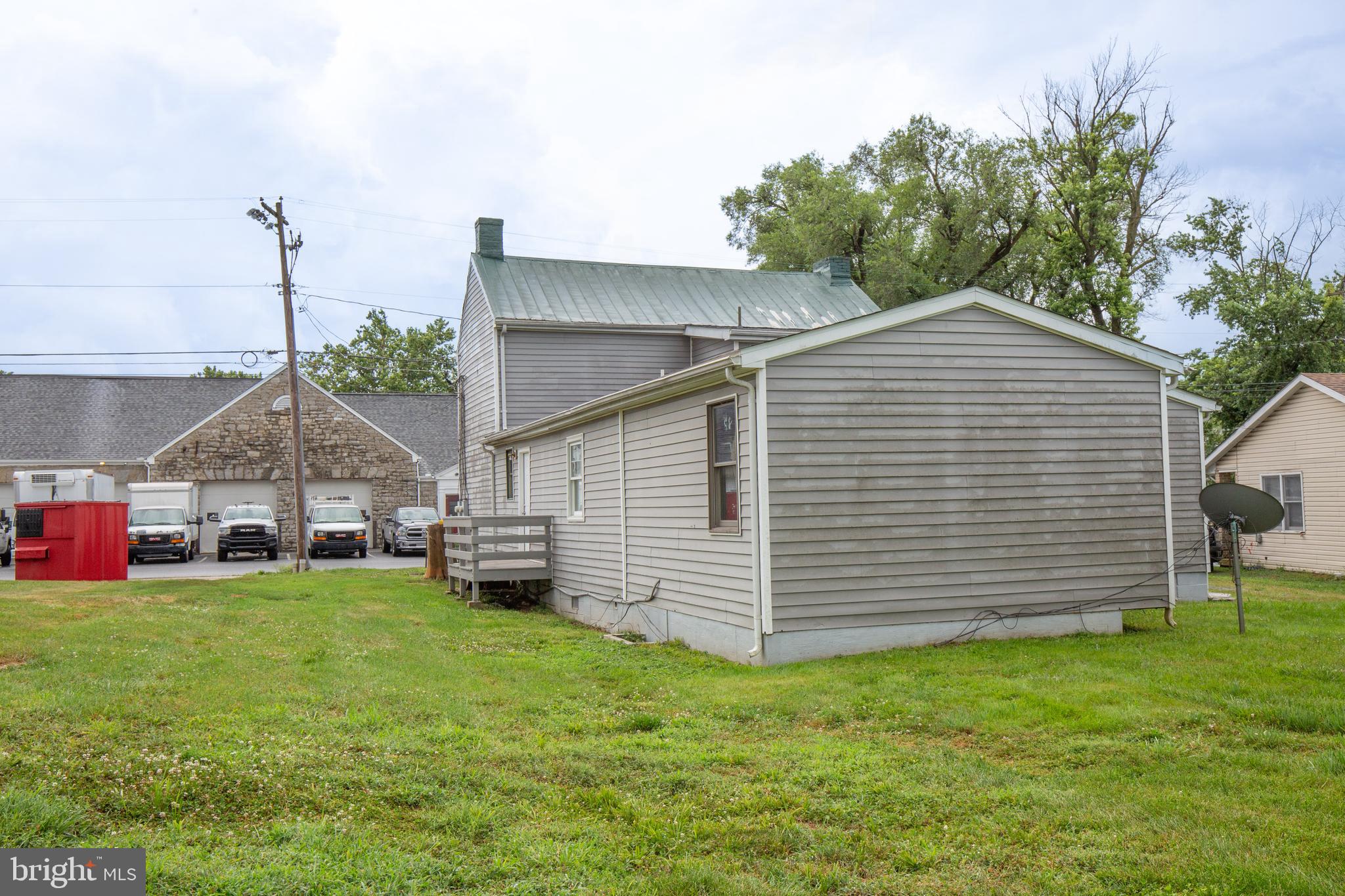 DOWNTOWN CHARLES TOWN - Residential Lease