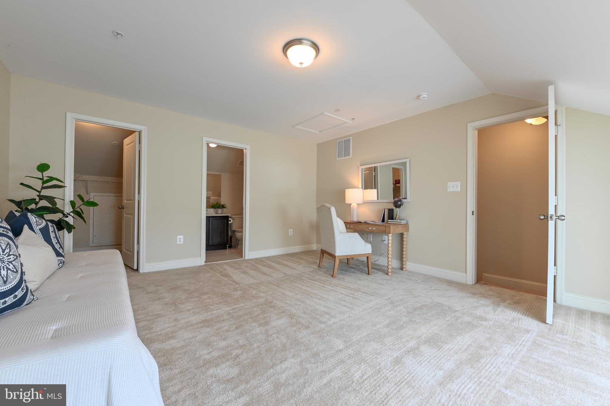 VILLAGE GREENS - Residential