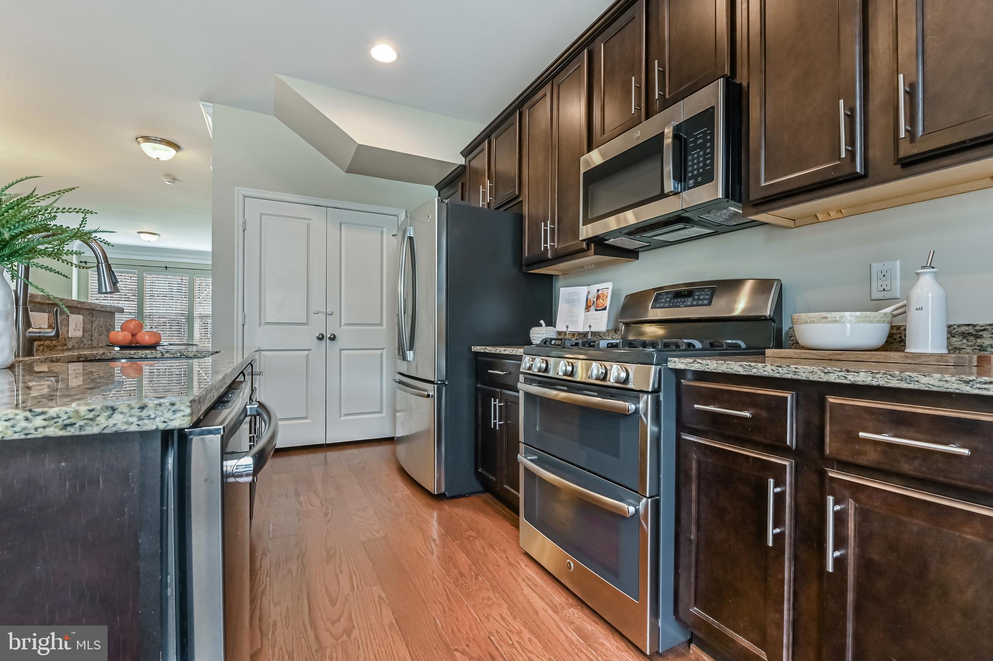 VILLAGE GREENS - Residential