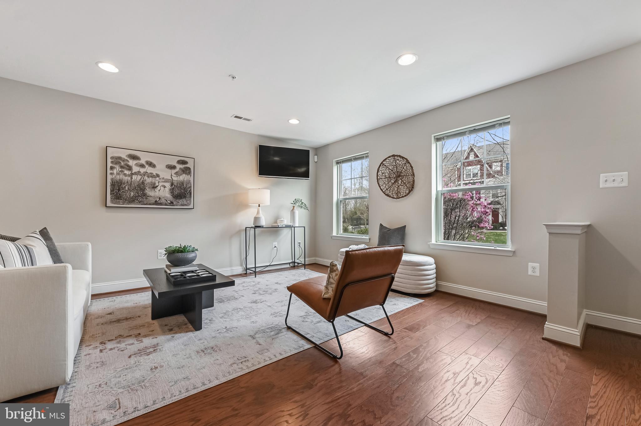 VILLAGE GREENS - Residential