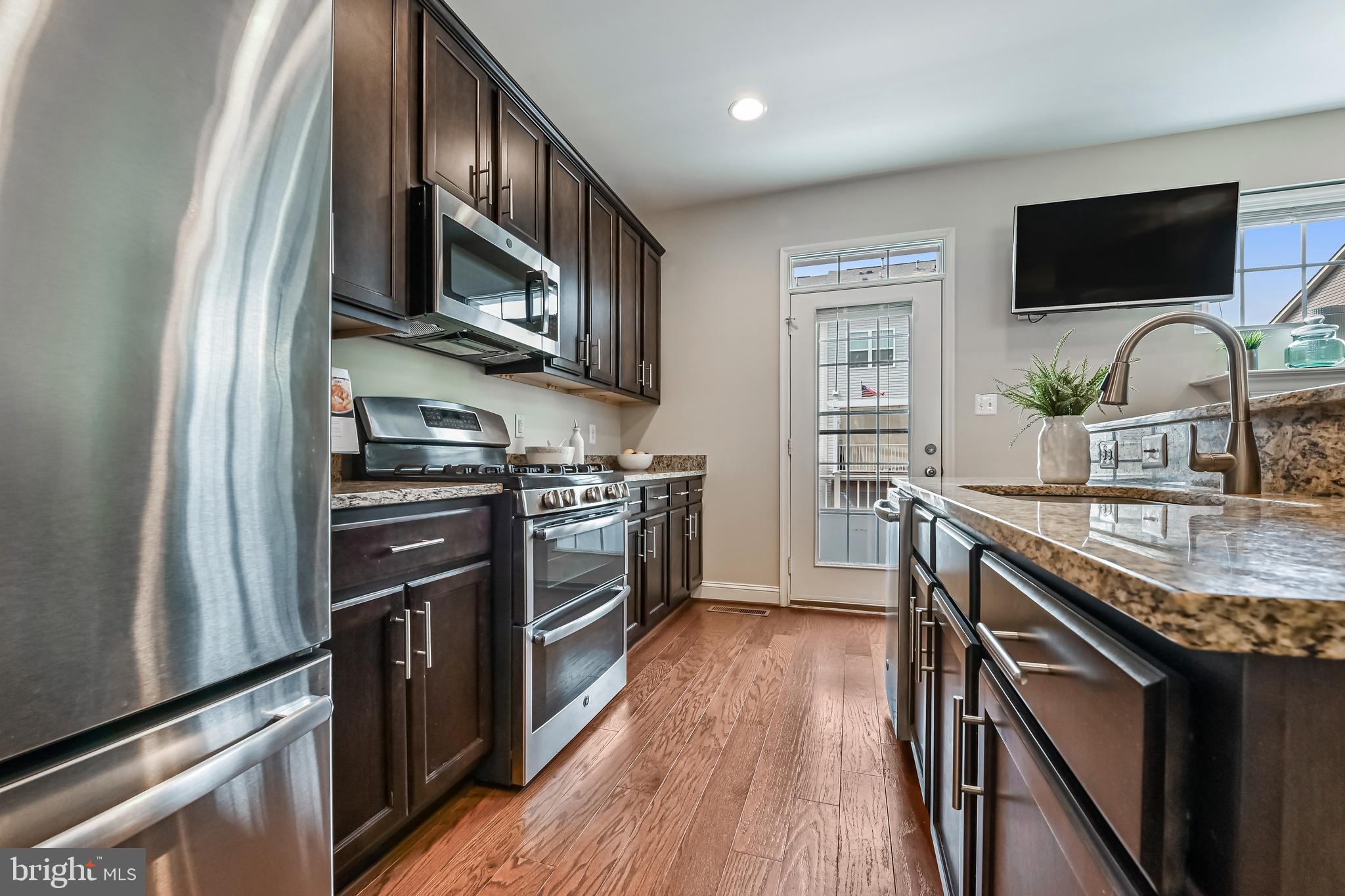 VILLAGE GREENS - Residential