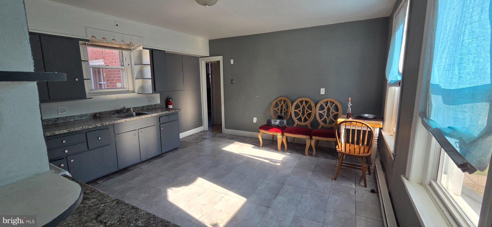 516 E OAK STREET APT 1