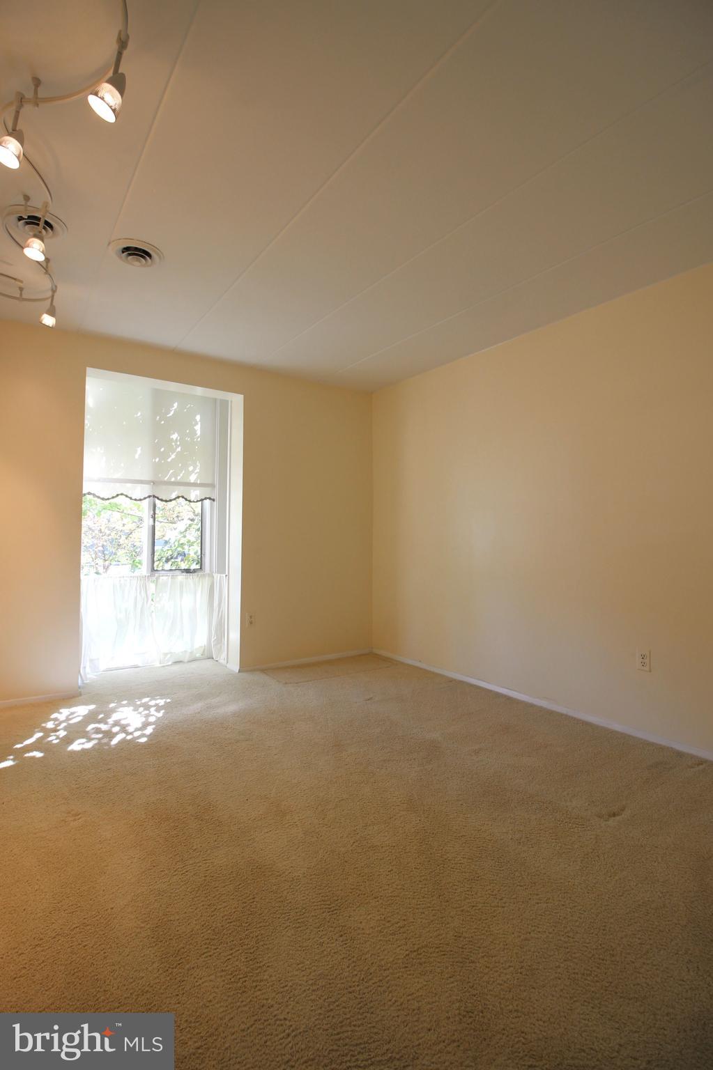 HUNTINGTON CLUB - Residential Lease