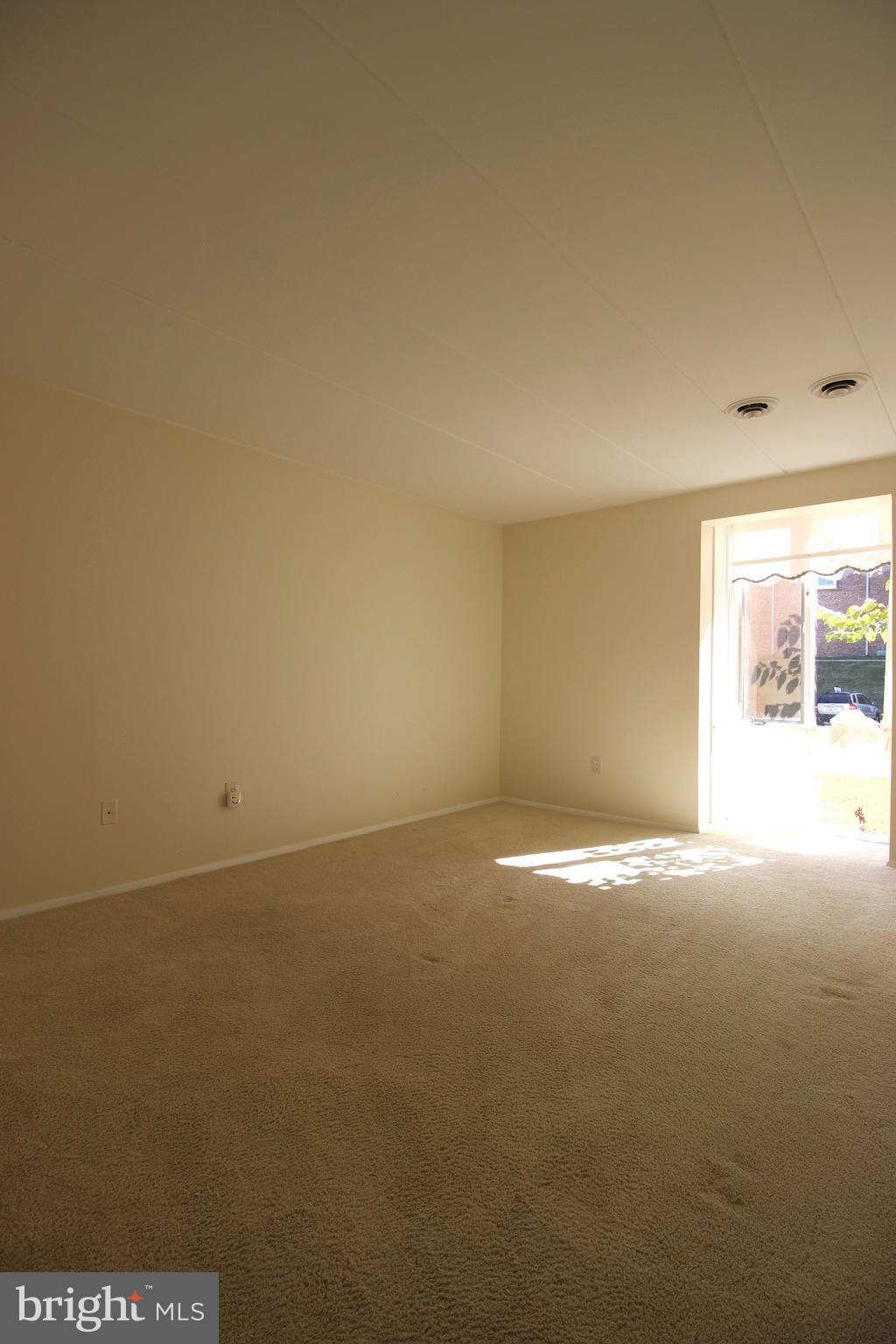 HUNTINGTON CLUB - Residential Lease