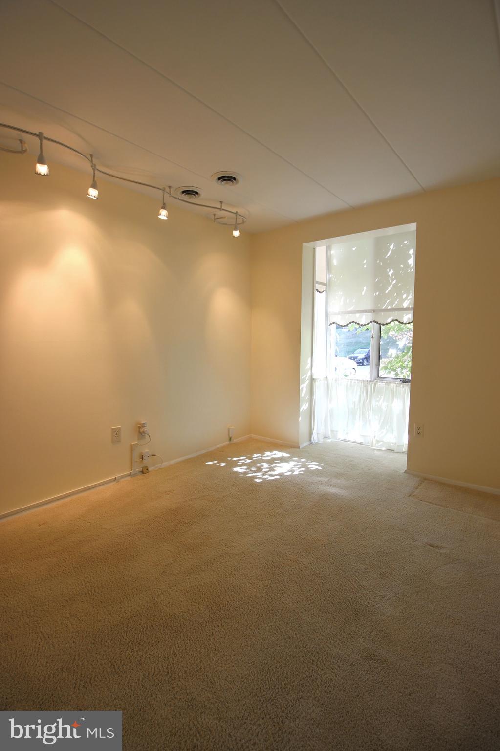 HUNTINGTON CLUB - Residential Lease