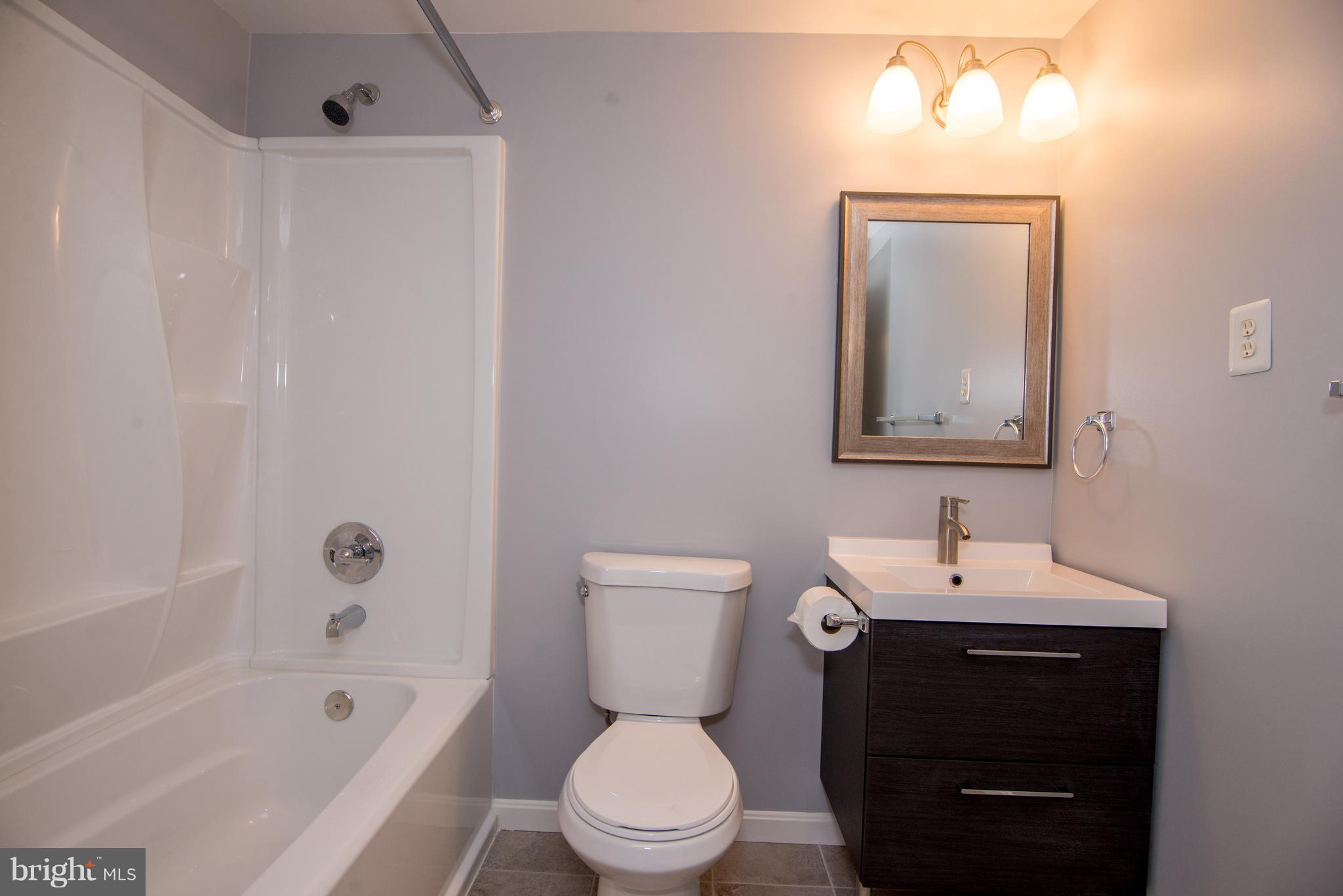 ENFIELD CHASE PLATSEVEN- - Residential Lease