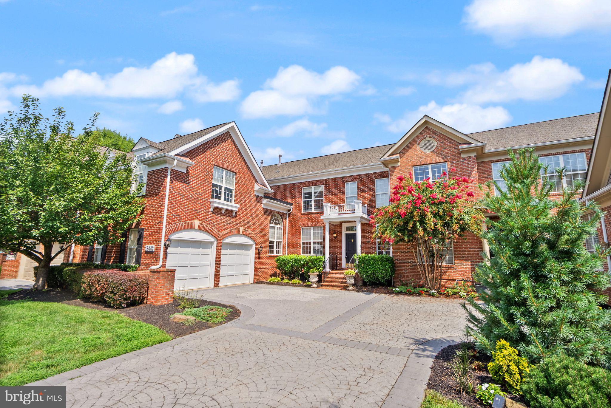 18442 LANIER ISLAND SQUARE