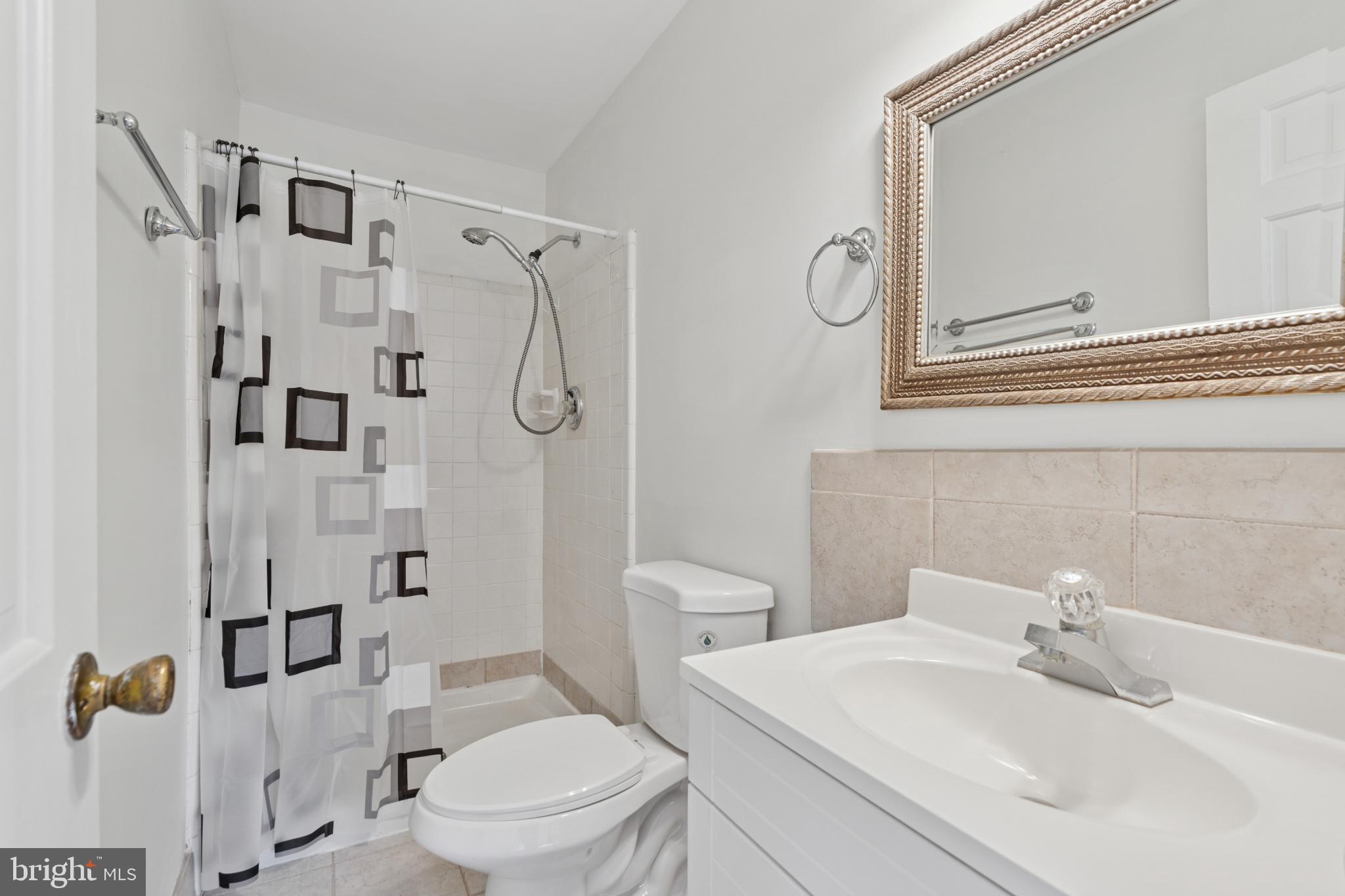 OLDE COLONIAL GREENE - Residential Lease