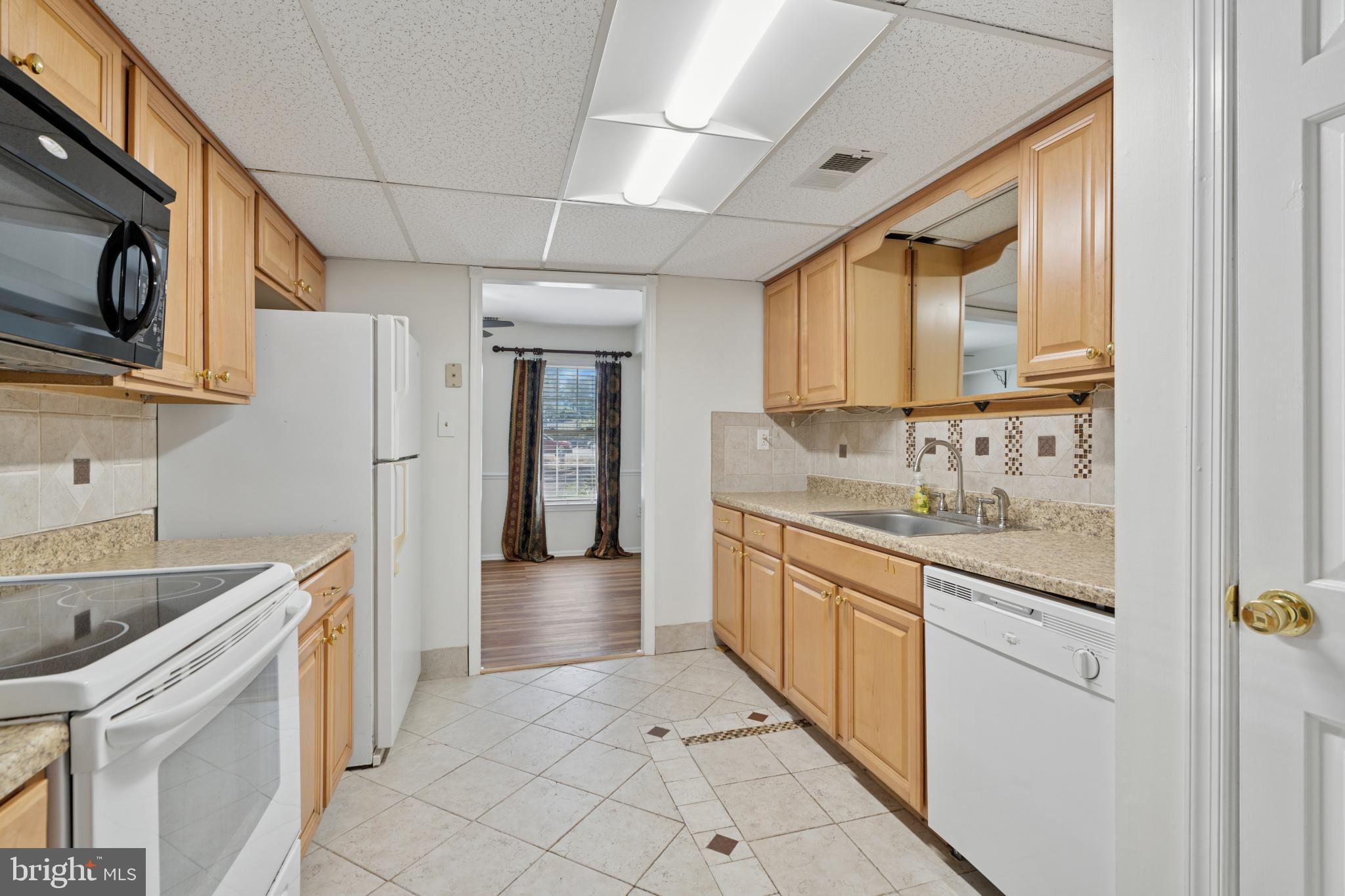 OLDE COLONIAL GREENE - Residential Lease