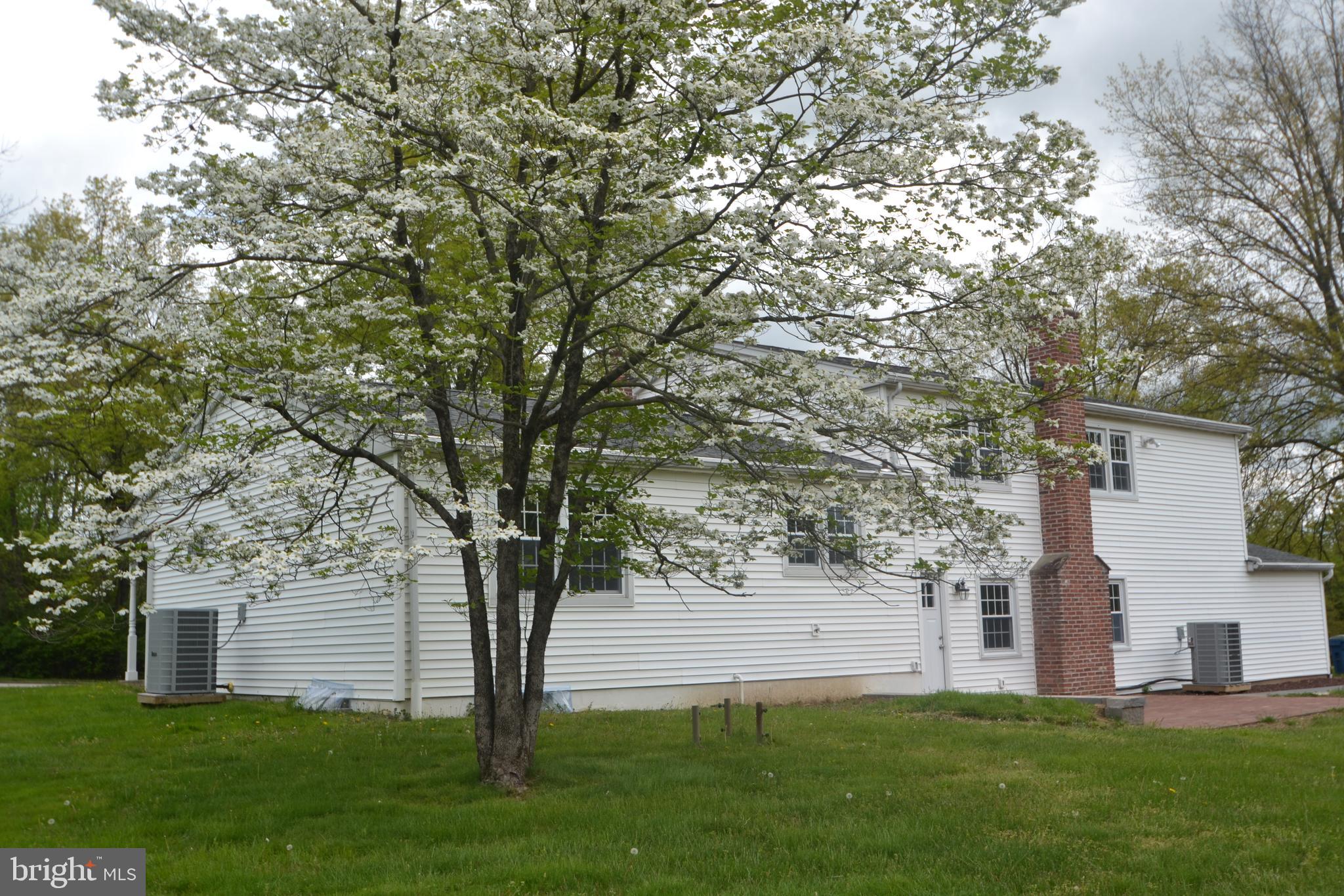 1436 E LAMPLIGHTER LANE