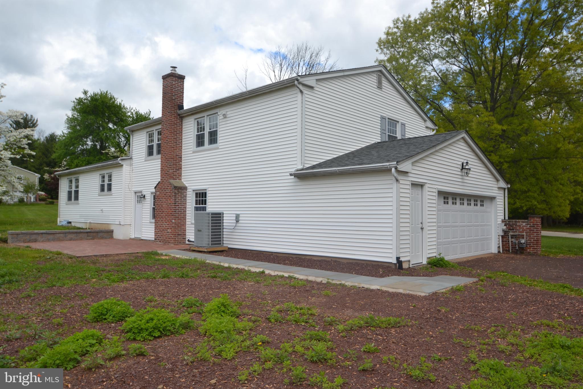 1436 E LAMPLIGHTER LANE