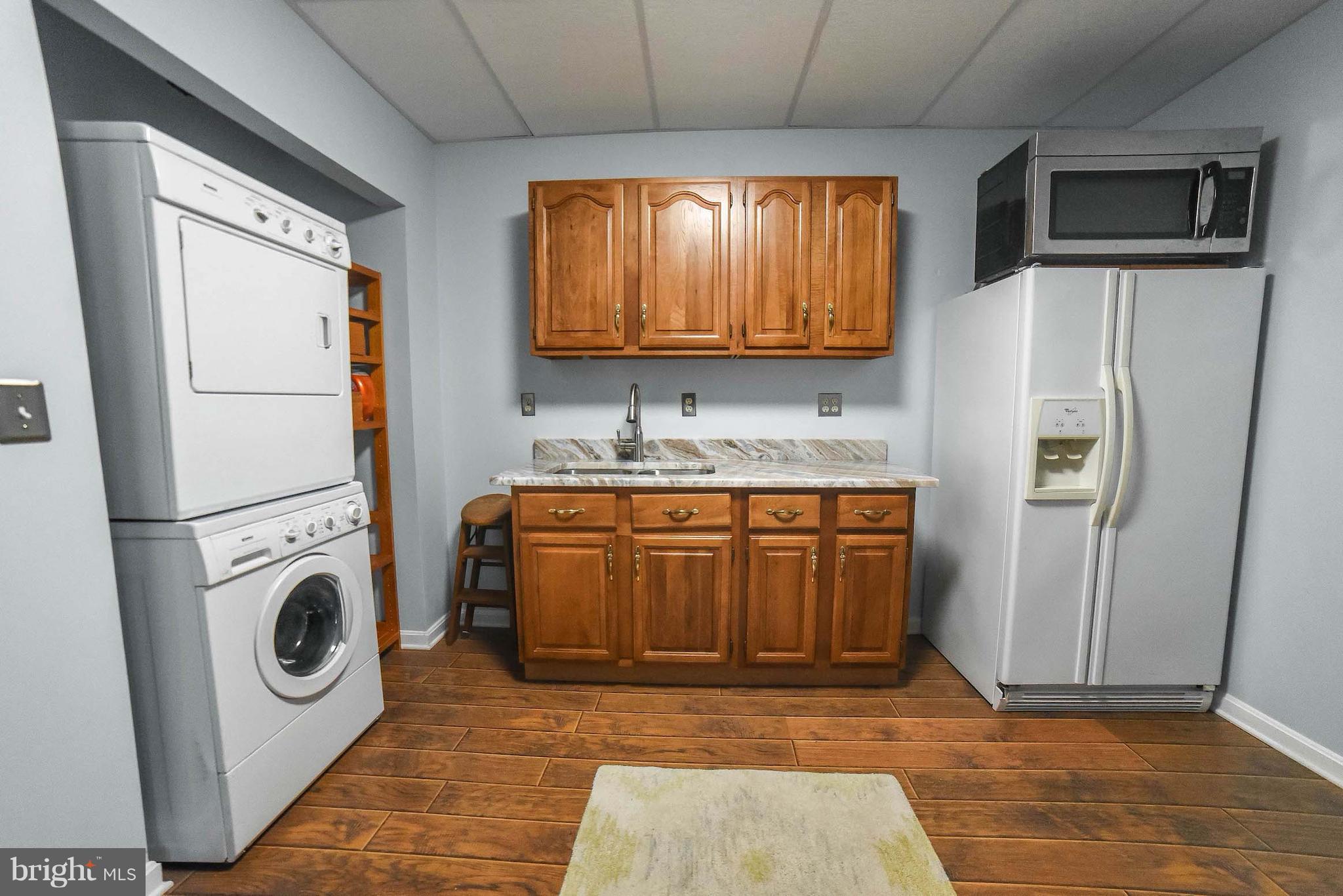 HUNTING QUARTERS - Residential