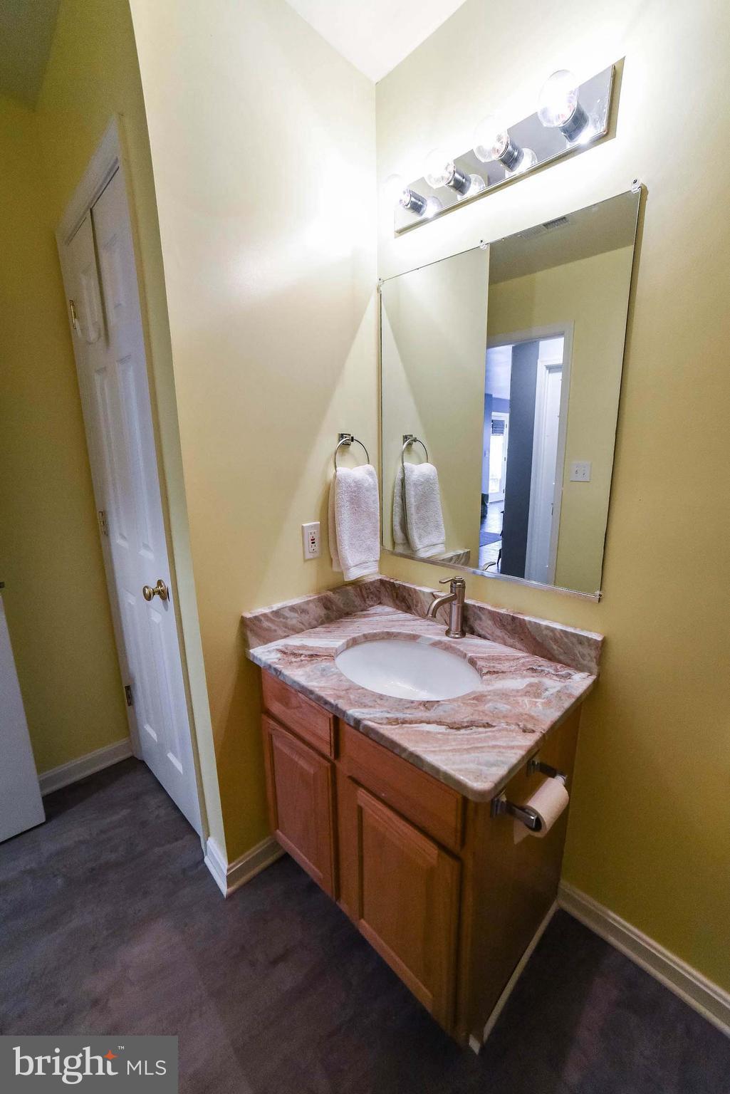 HUNTING QUARTERS - Residential