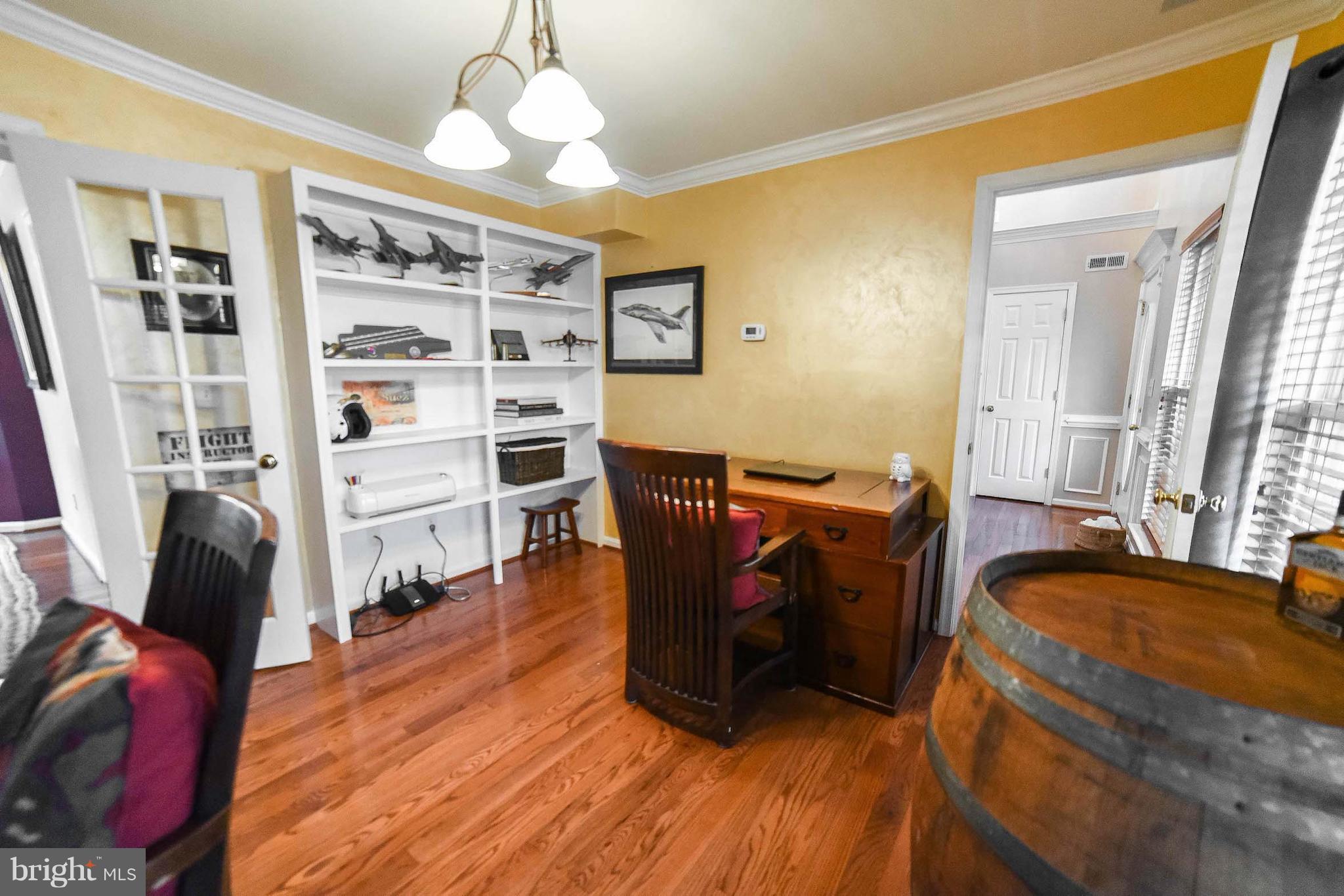 HUNTING QUARTERS - Residential