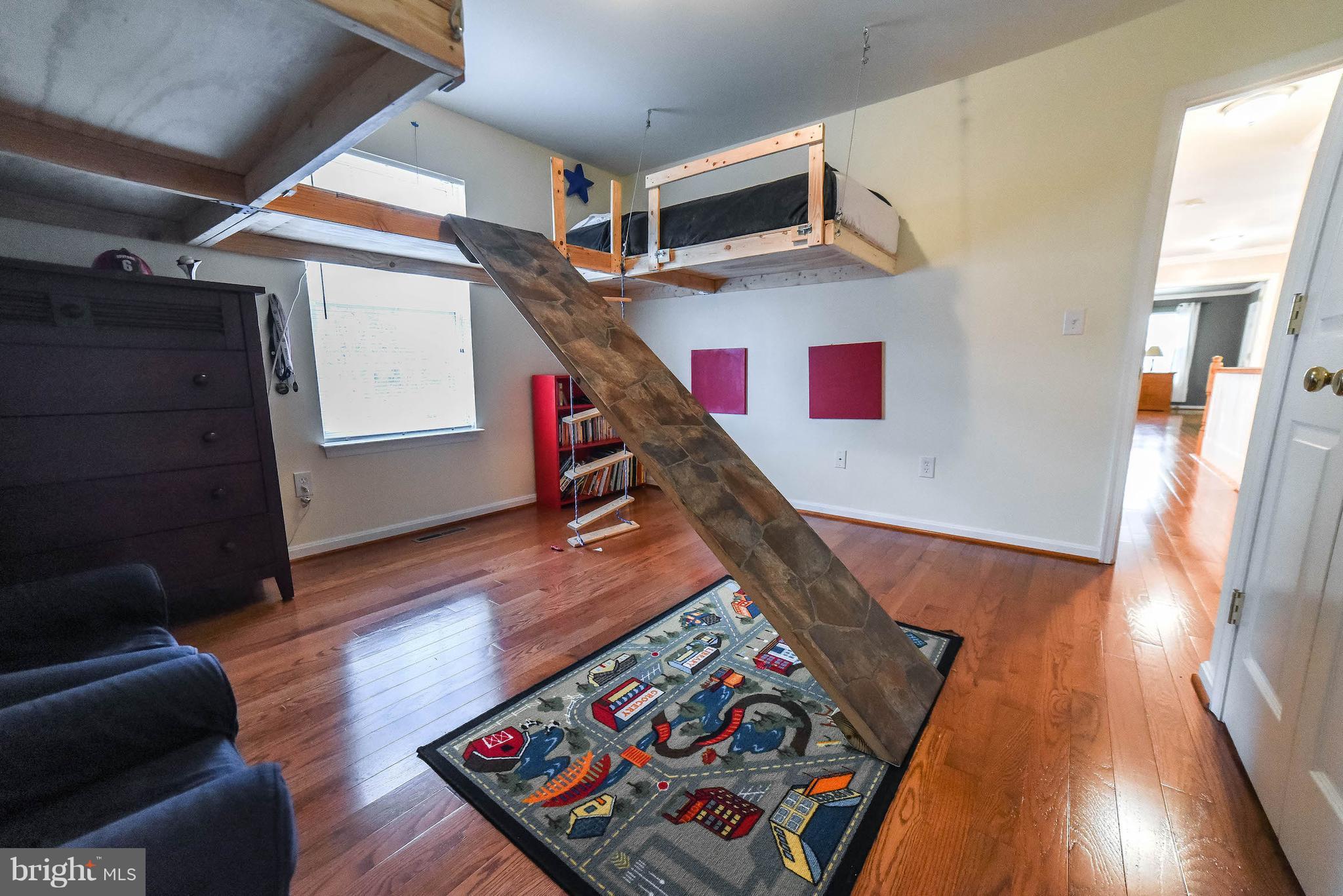 HUNTING QUARTERS - Residential