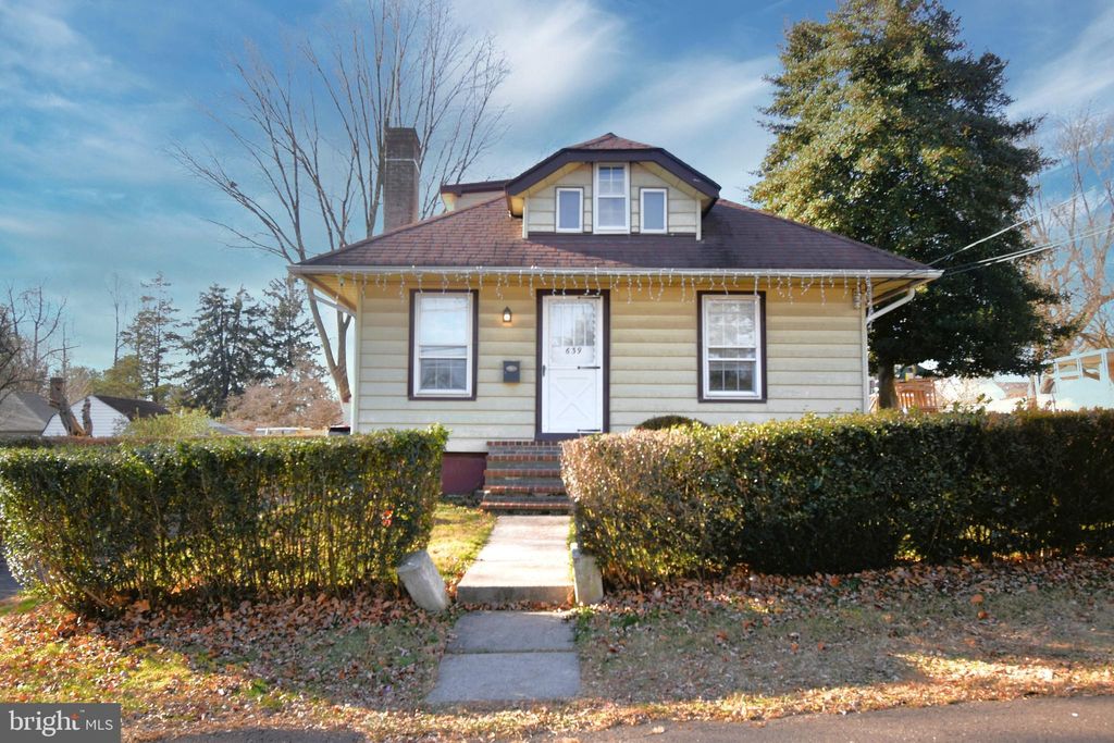 Photo of 639 C Avenue, FEASTERVILLE TREVOSE, PA 19053 (MLS # PABU2110658)