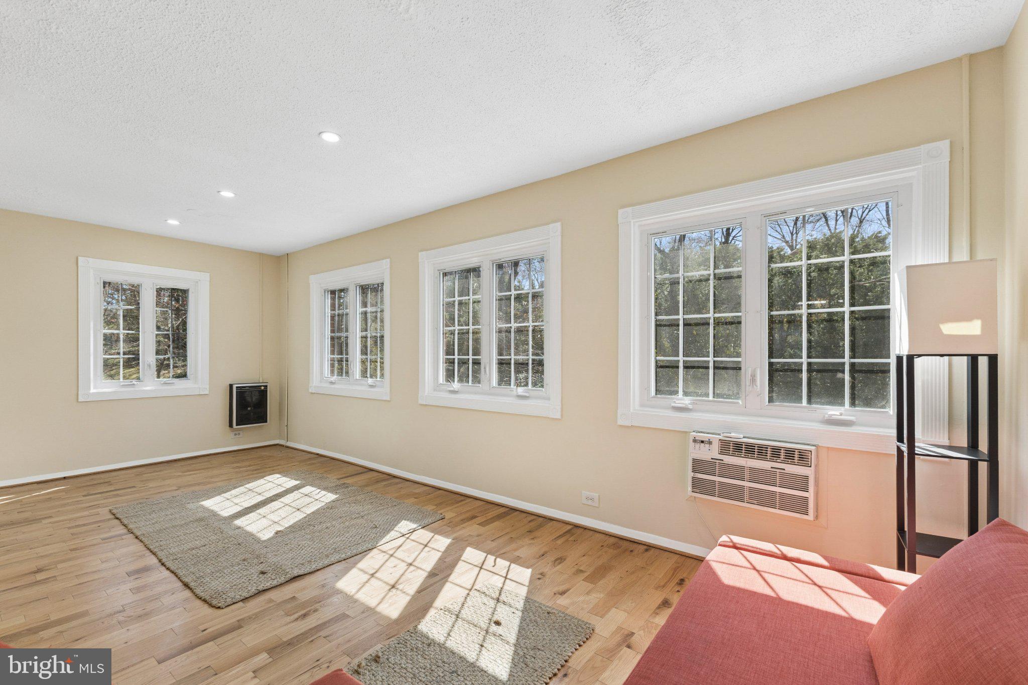 1024 VALLEY DRIVE 604