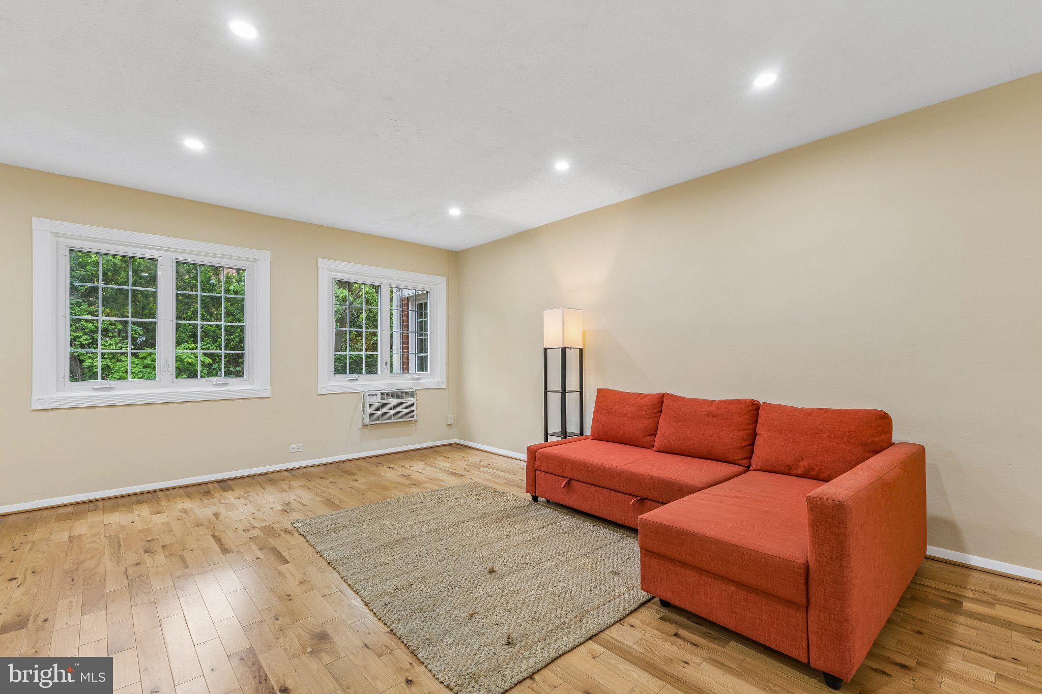 1024 VALLEY DRIVE 604