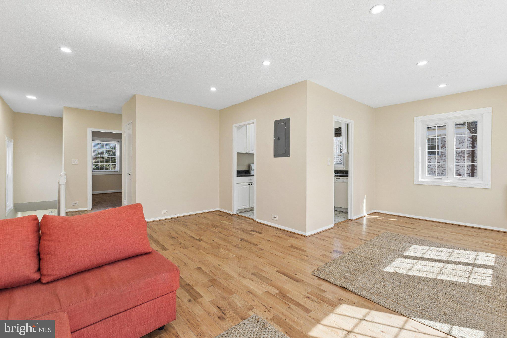 1024 VALLEY DRIVE 604