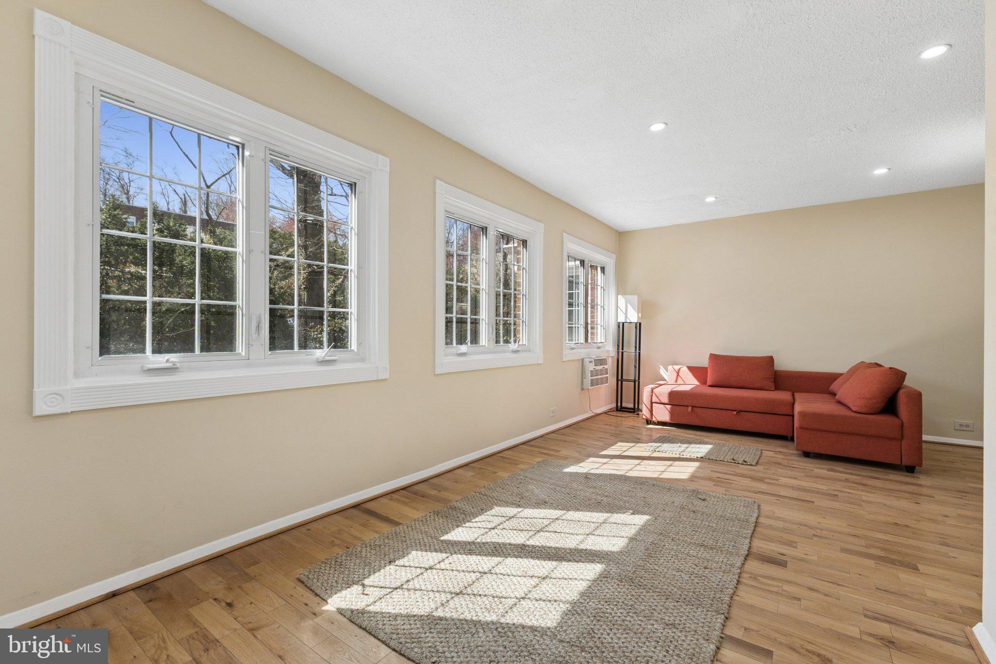 1024 VALLEY DRIVE 604