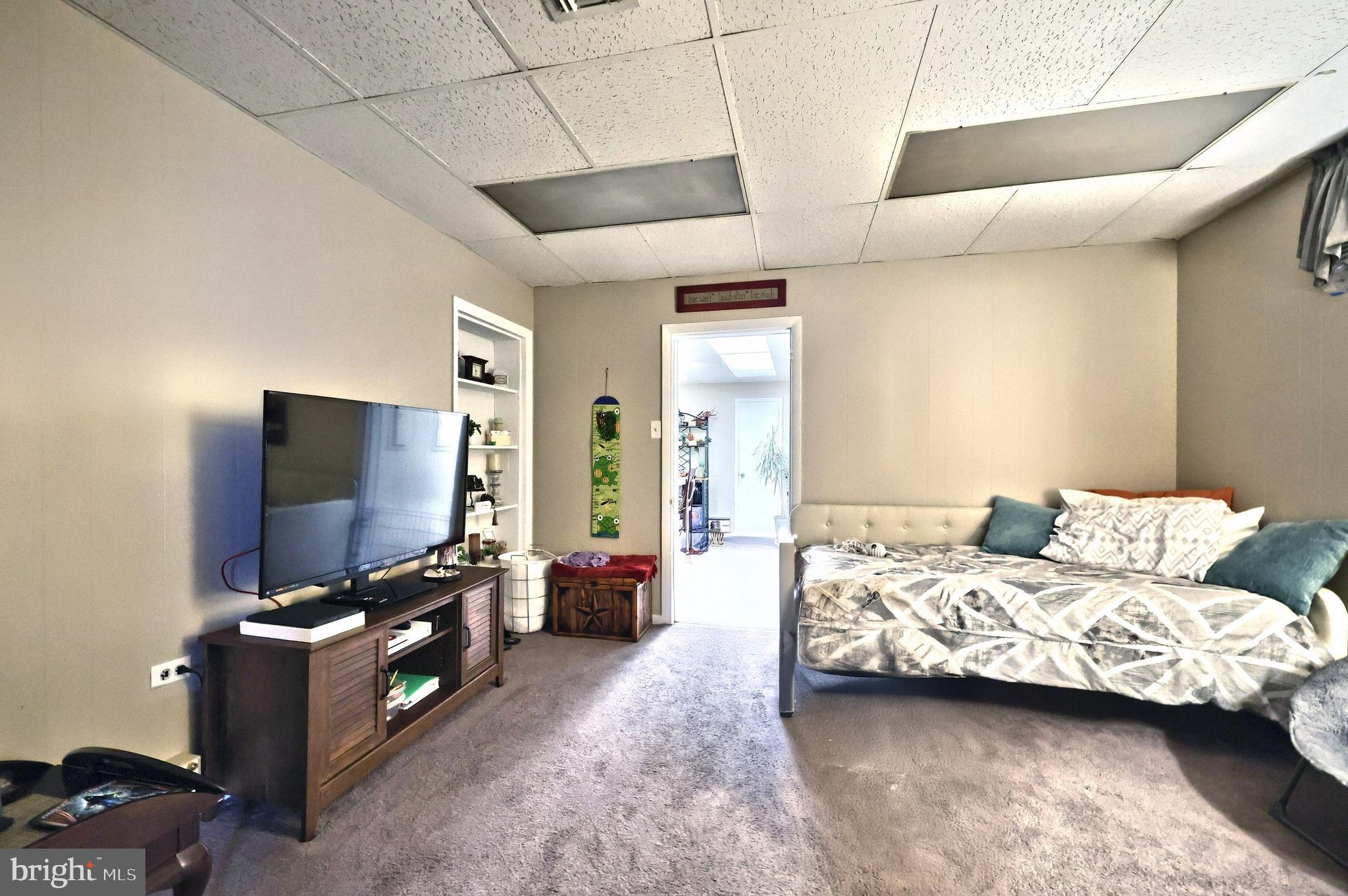 NORTH YORK BORO - Commercial Sale