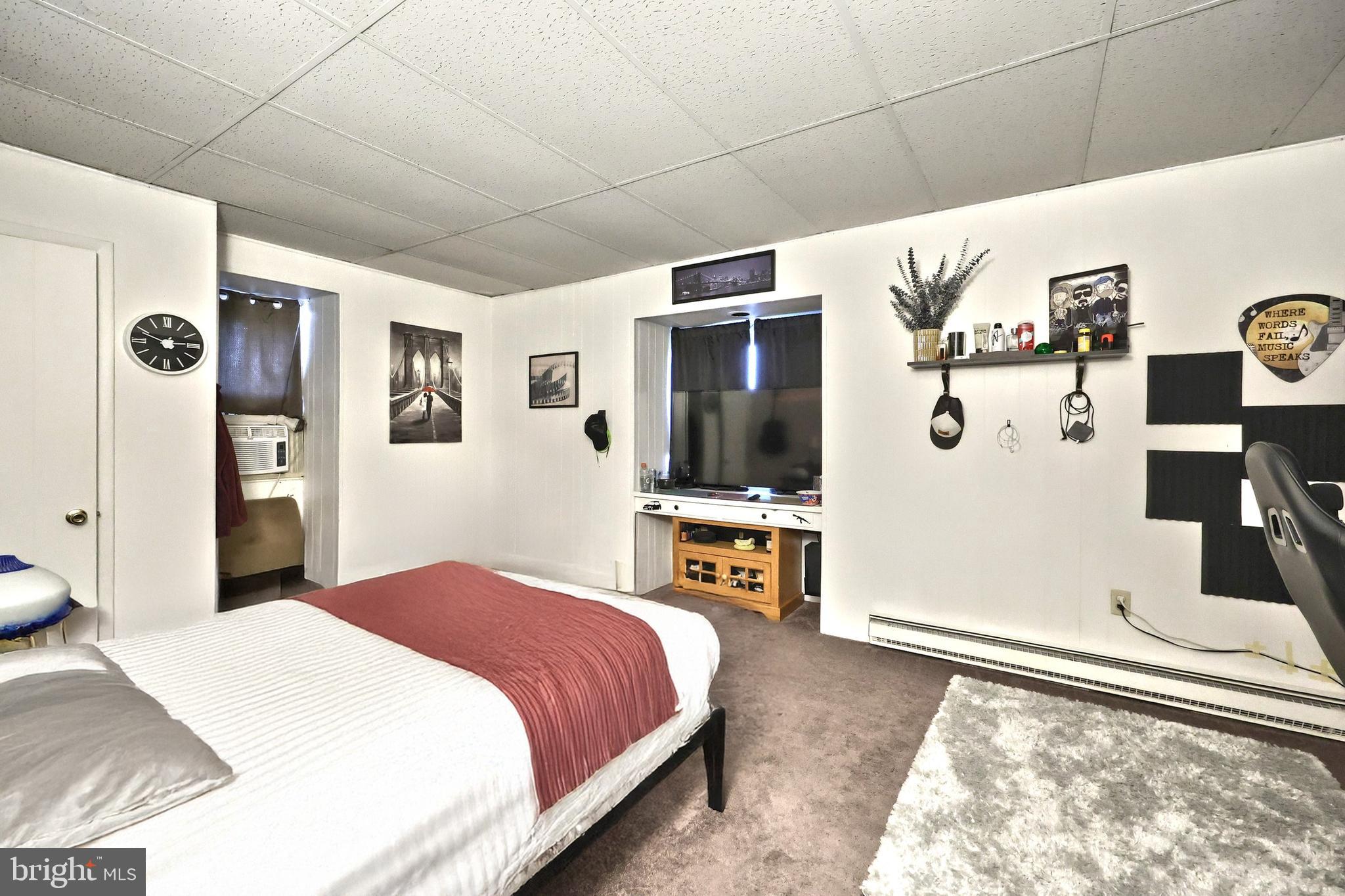 NORTH YORK BORO - Commercial Sale