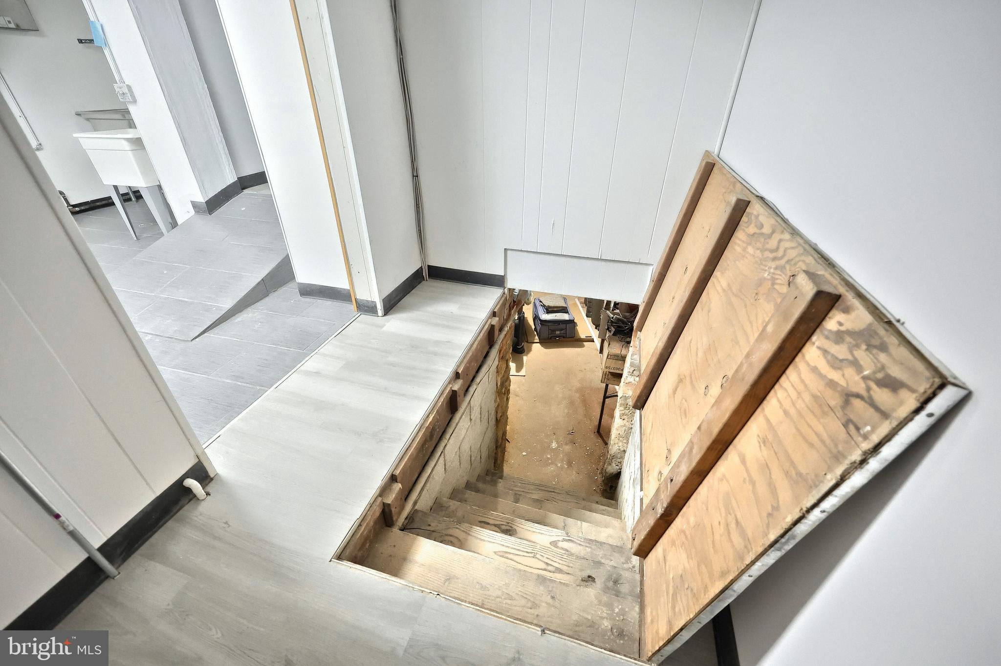 NORTH YORK BORO - Commercial Sale