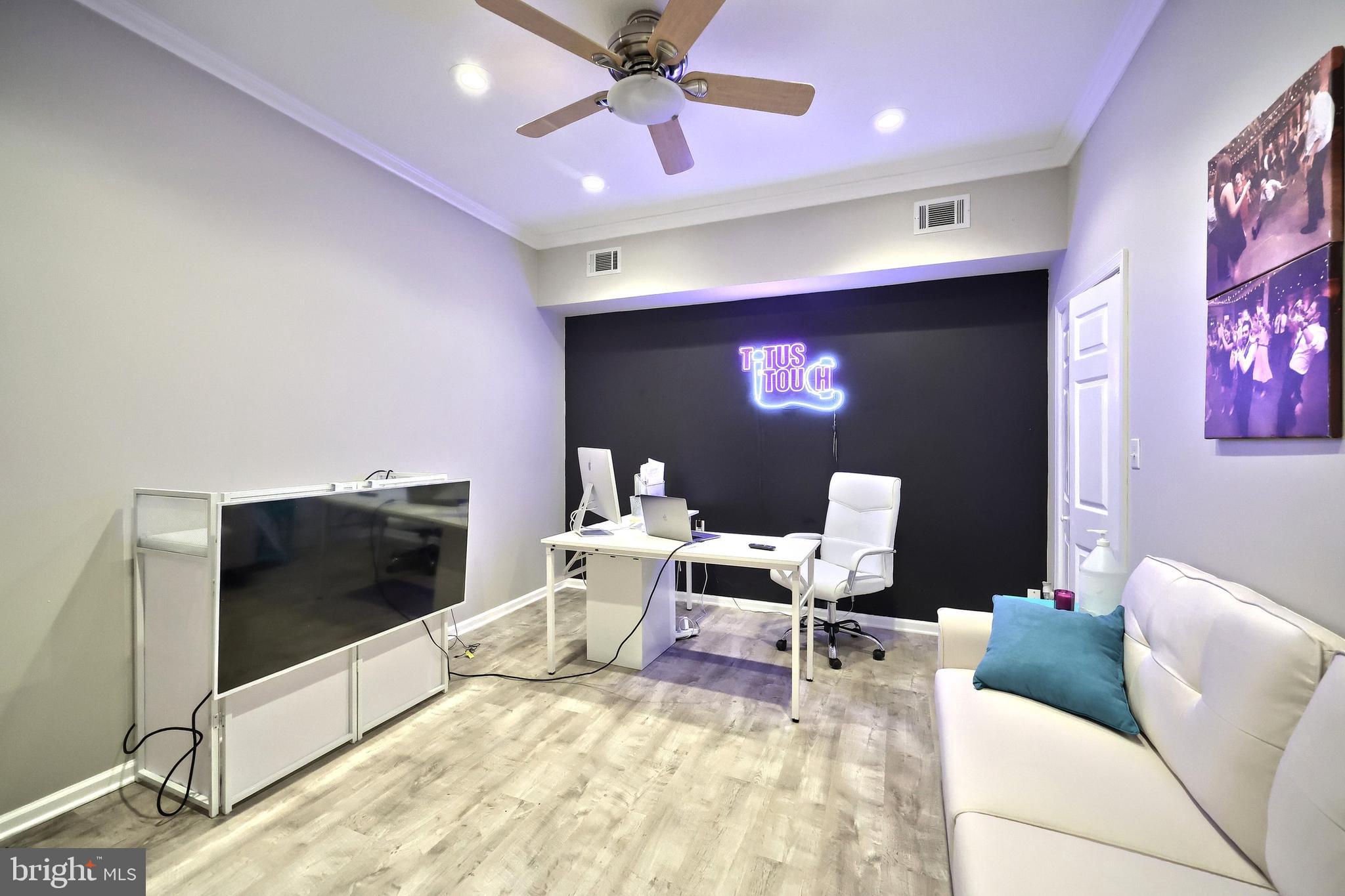 NORTH YORK BORO - Commercial Sale