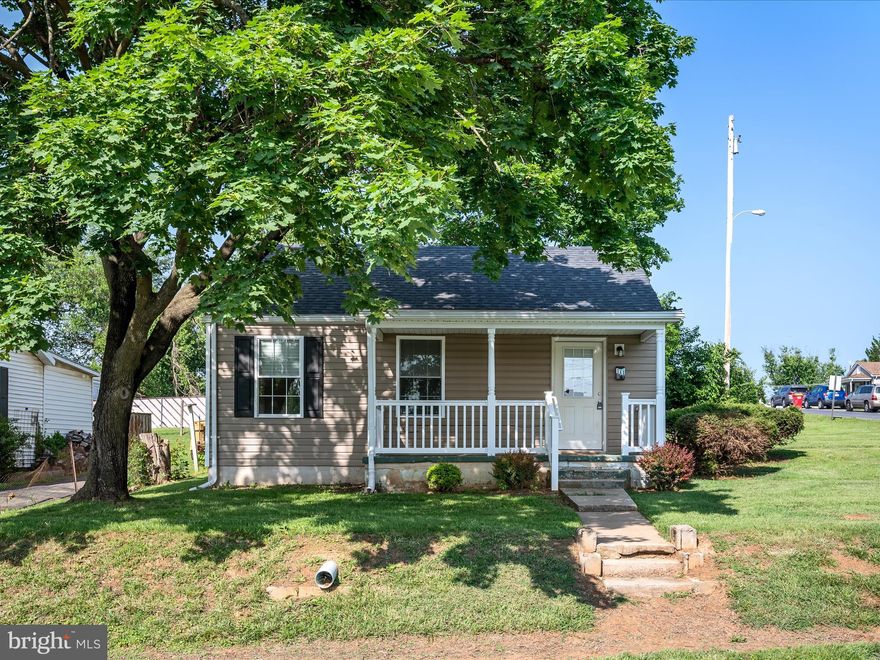 Price Reduced! Welcome to 111 S. Buchannan Street—where comfort, simplicity, and location come together in all the right ways. This well-maintained 2-bedroom, 1-bath home sits on a corner lot in a walkable neighborhood, just minutes from local shops, schools, and parks.
Inside, you’ll find a bright dining area just off the efficient galley-style kitchen—ideal for quick breakfasts or cozy dinners. The living room is just the right size for relaxing evenings or hosting friends, and a versatile bonus room offers space for a home office, playroom, or creative nook.
Low-maintenance laminate plank flooring runs through the main living spaces, while soft carpet in the bedrooms adds a touch of comfort. Whether you're a first-time buyer, ready to downsize, or looking for a smart investment, this home is the perfect blend of practicality and charm.