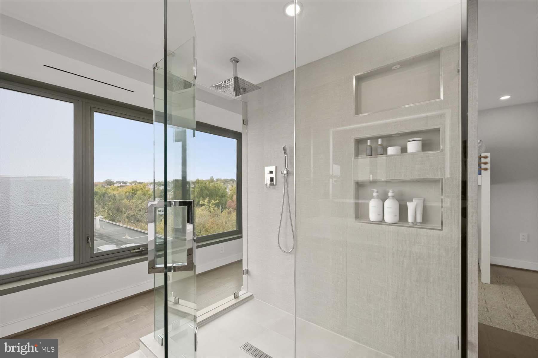 WEST END - Residential