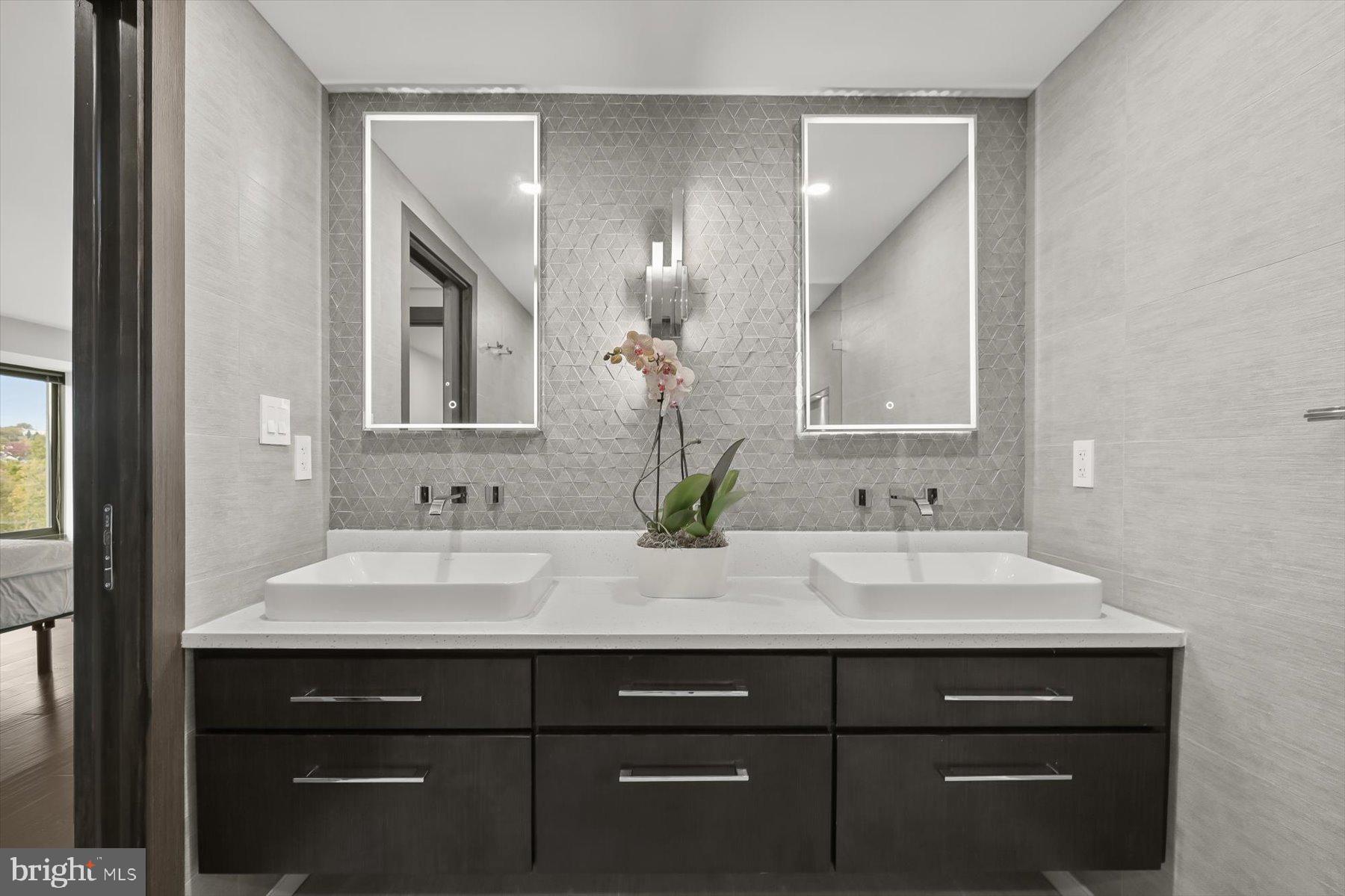 WEST END - Residential