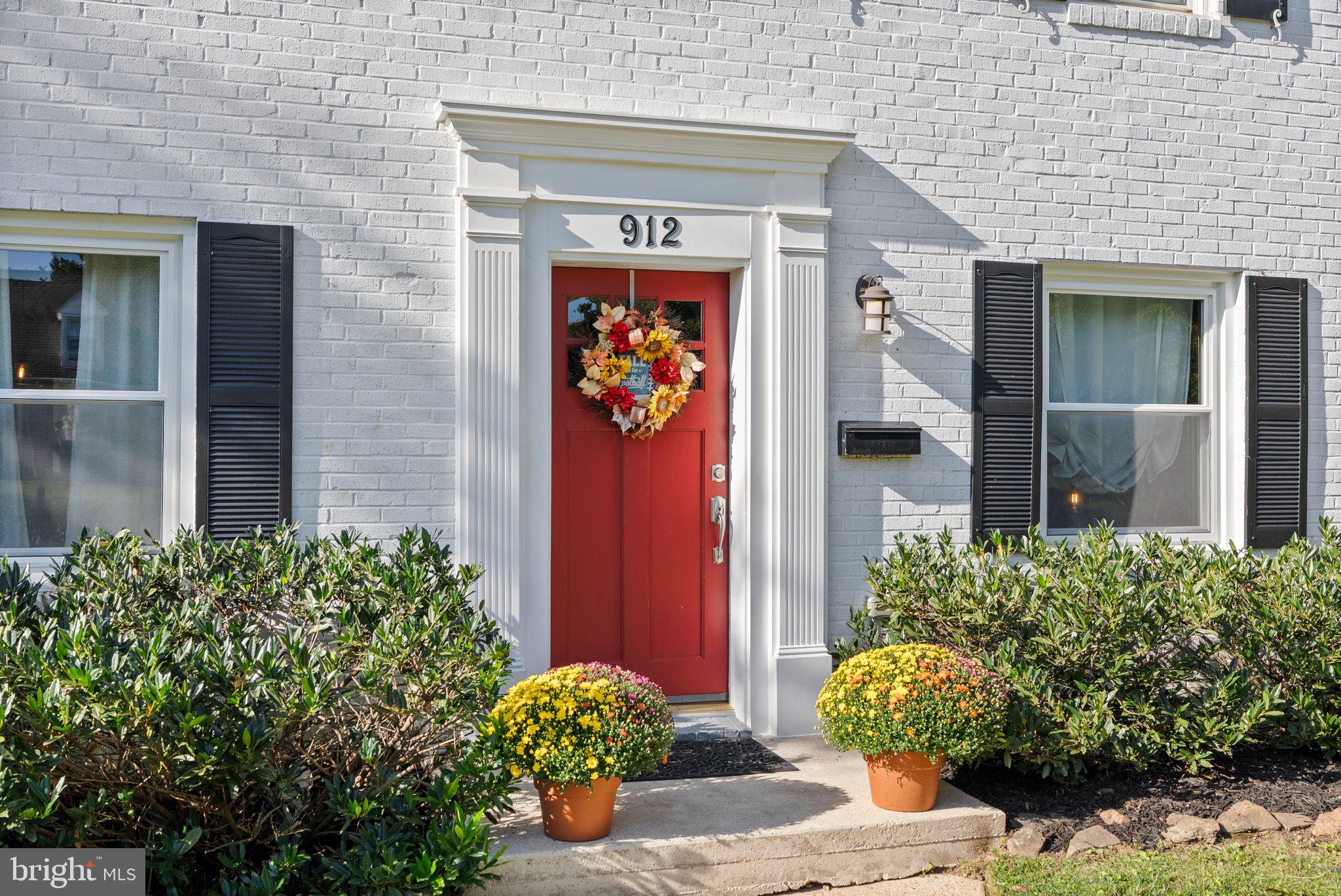 912 LOCUSTVALE ROAD