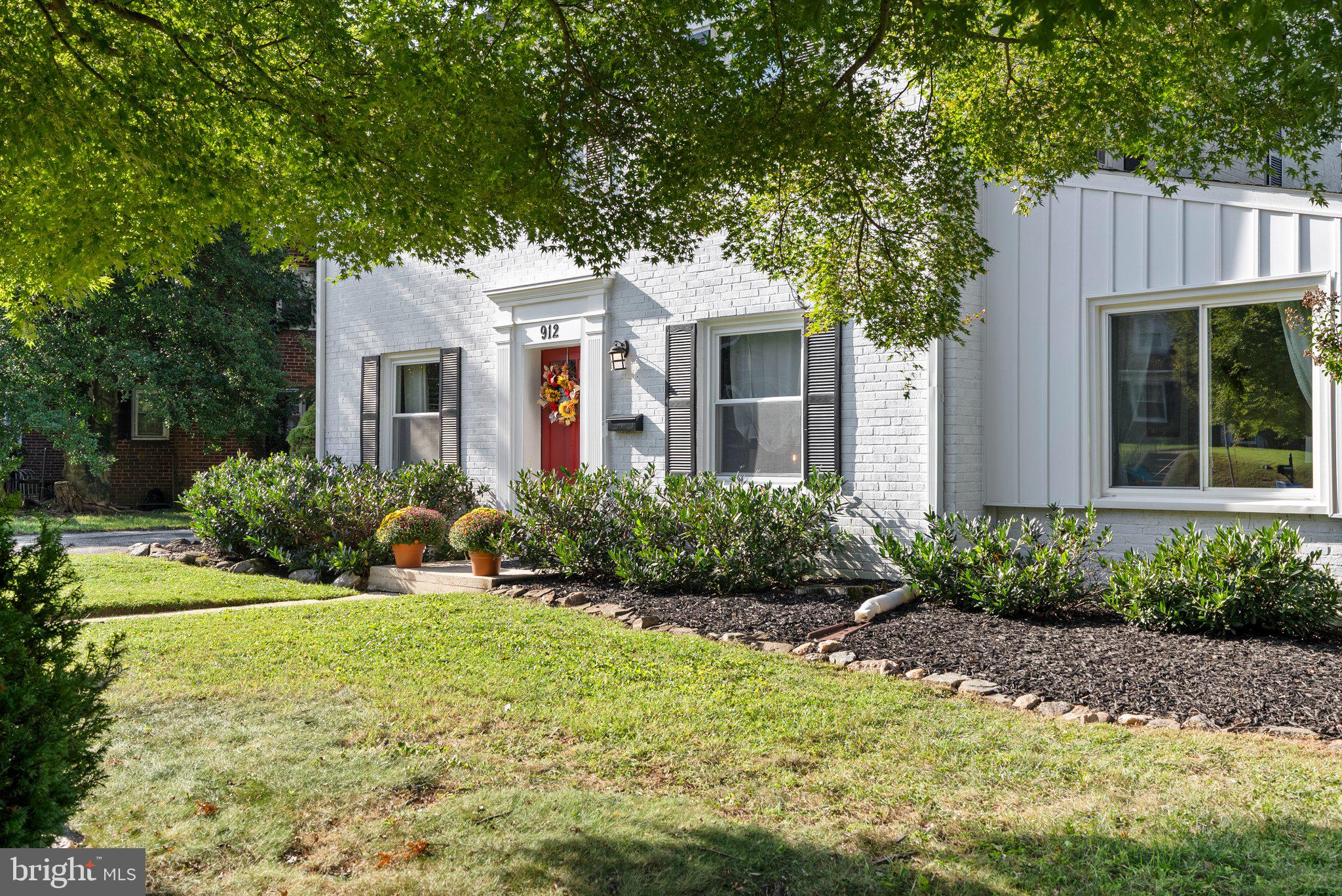 912 LOCUSTVALE ROAD