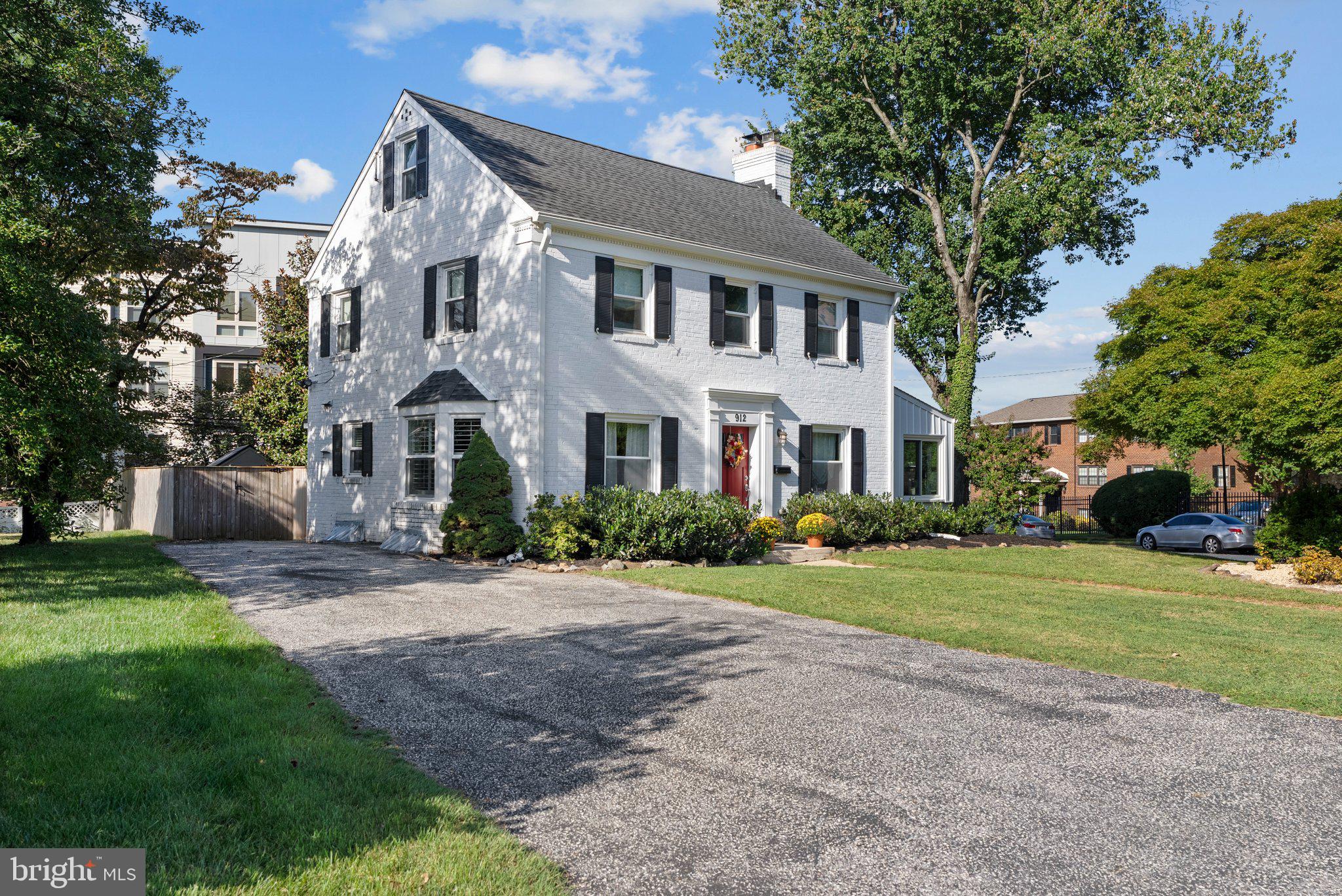 912 LOCUSTVALE ROAD