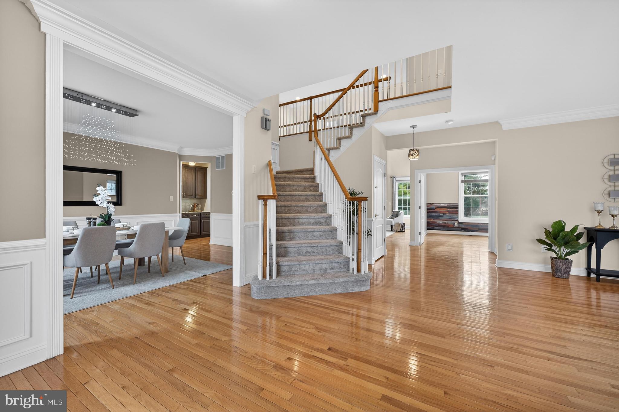 11 ROLLING GLEN COURT