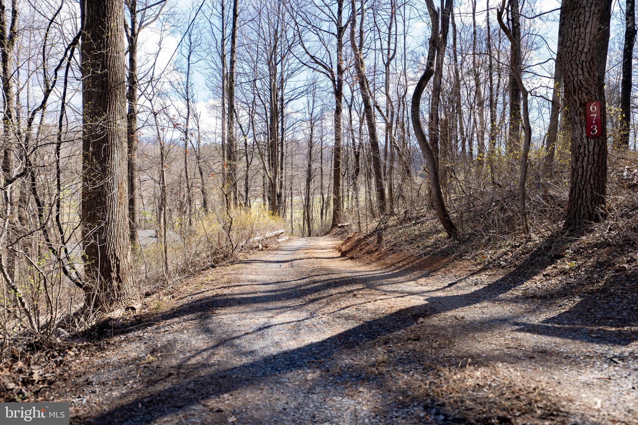 LAKE FRONT ROYAL - Residential