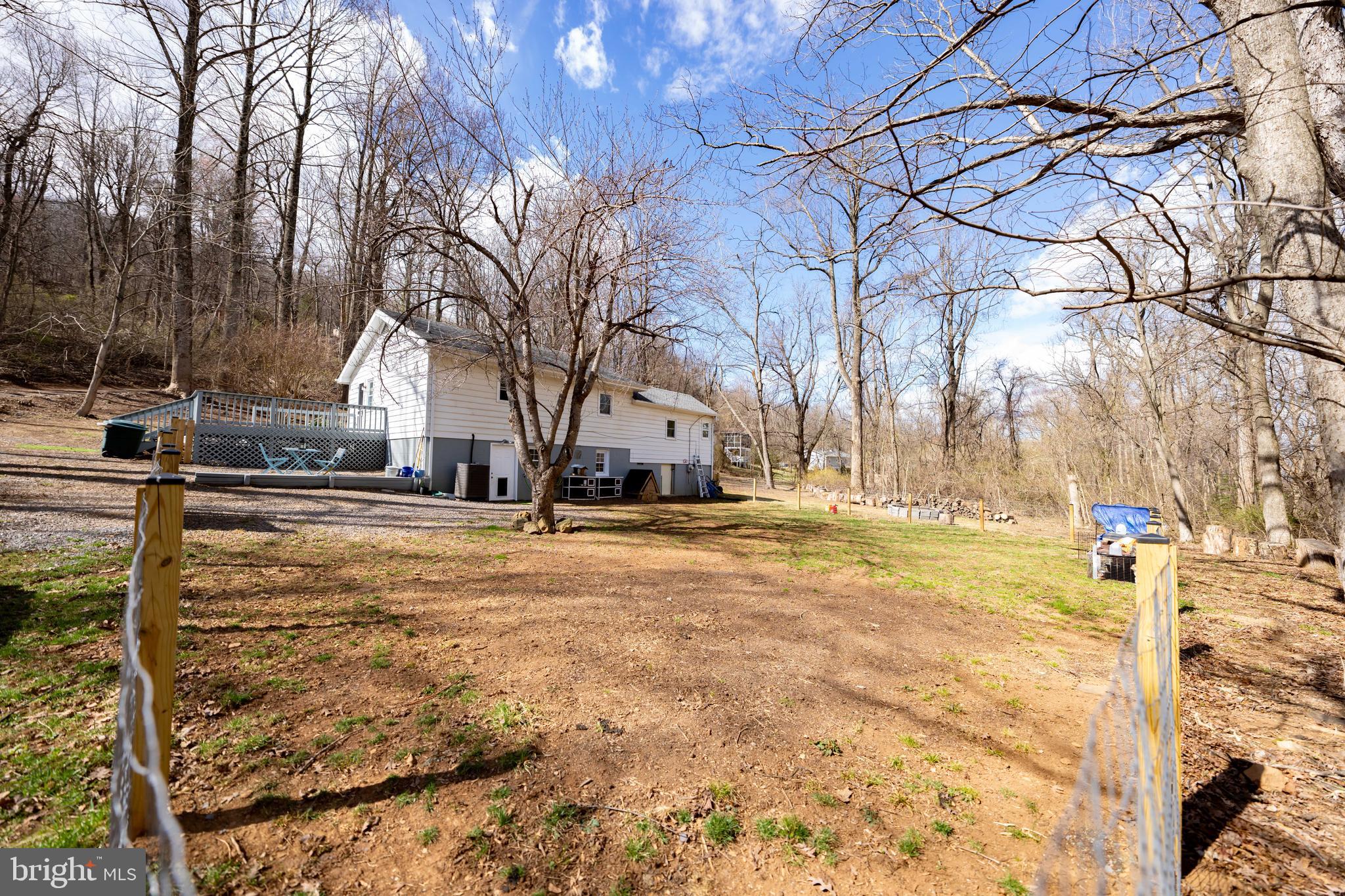 LAKE FRONT ROYAL - Residential