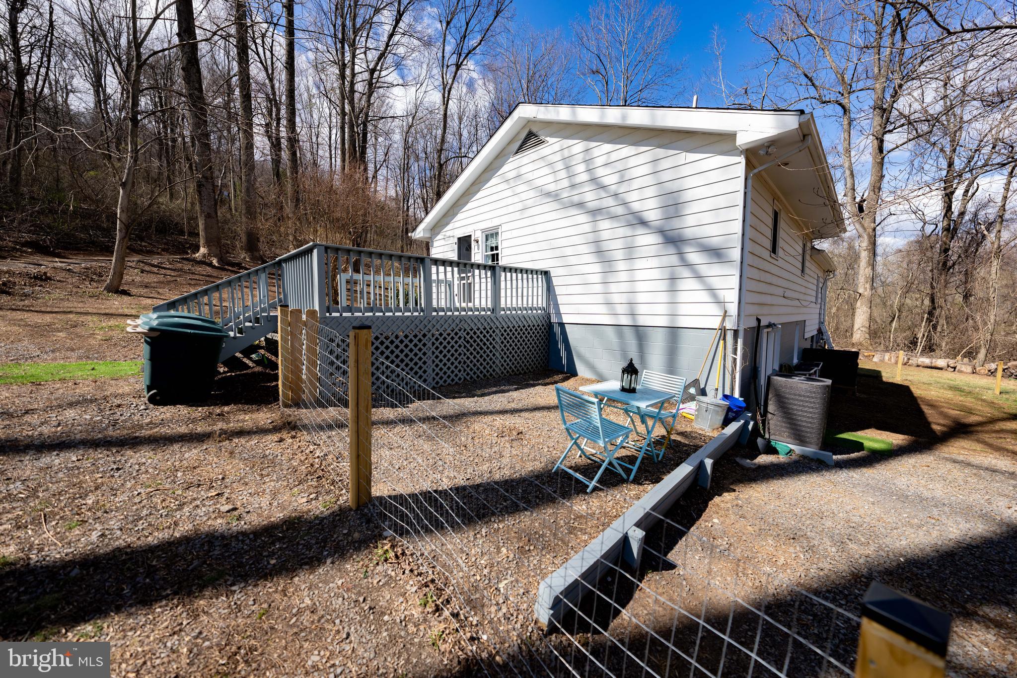 LAKE FRONT ROYAL - Residential